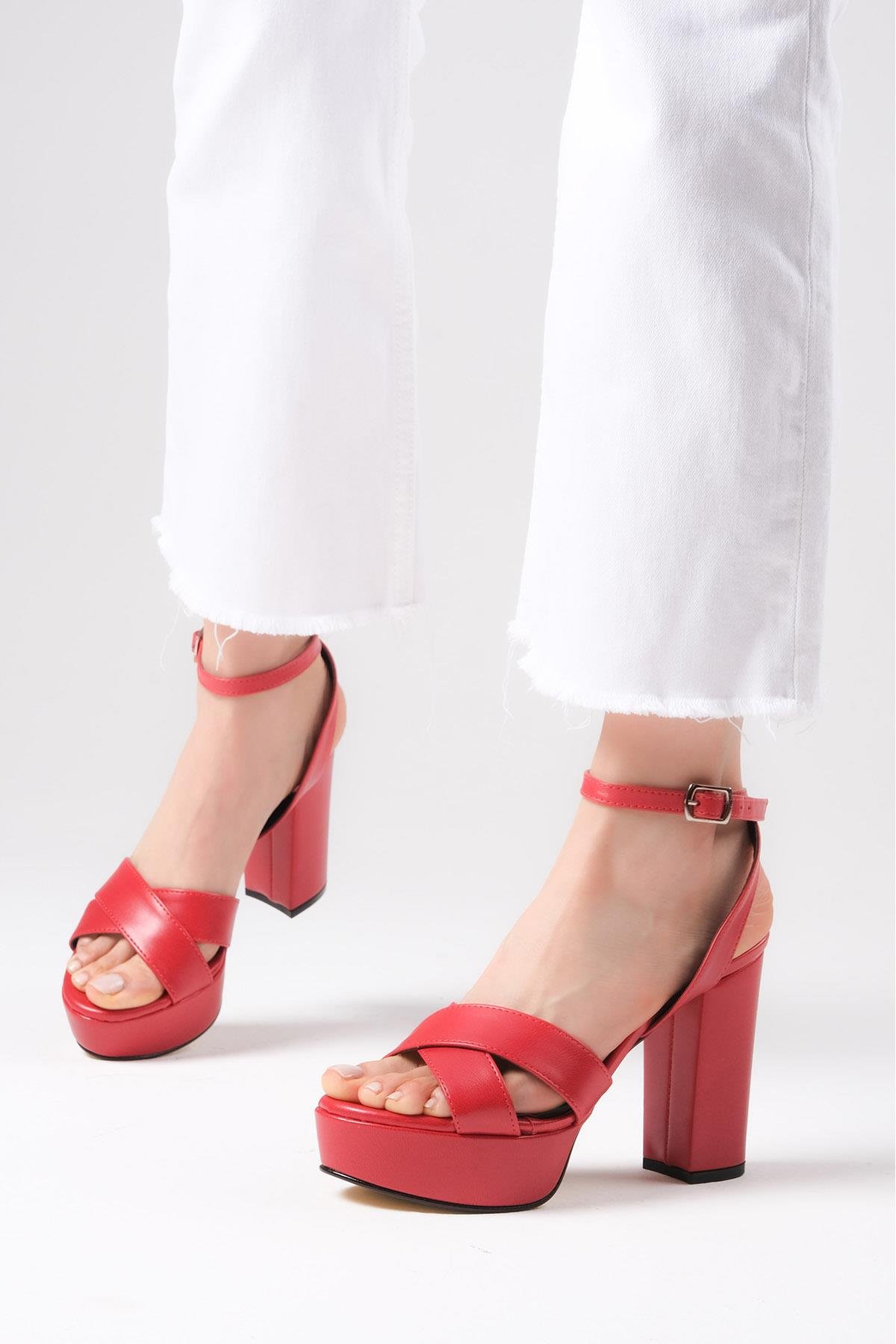 Ellis Kırmızı Renk Platformlu Sandalet-Sandals-Mio Gusto-02237REC