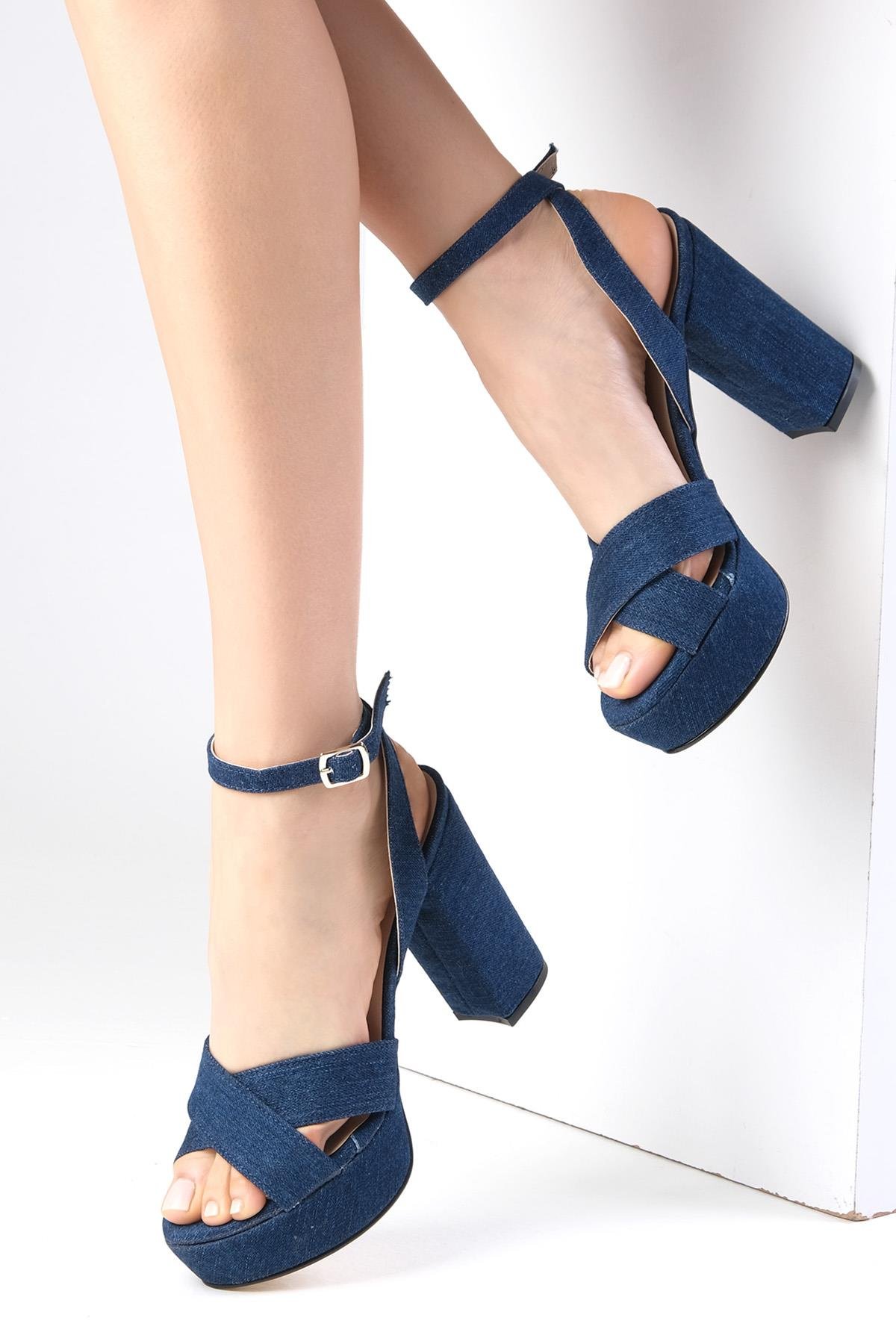 Ellis Mavi Renk Denim Kumaş Platformlu Sandalet-SANDALET-Mio Gusto-02237BUK