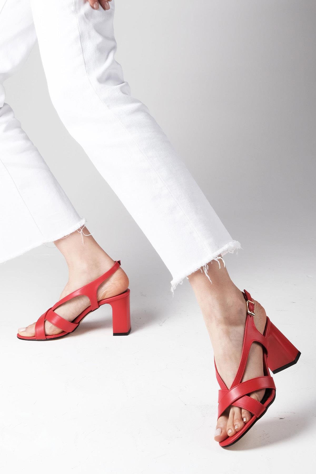 Eloise Kırmızı Renk Topuklu Sandalet-SANDALET-Mio Gusto-01473REC