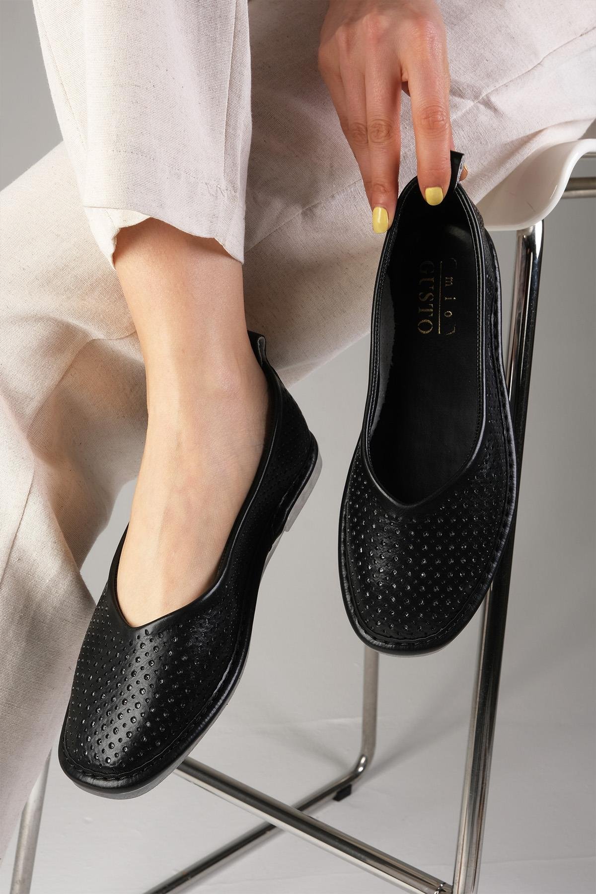 Emily Siyah Renk Oval Burunlu Babet-BABET-Mio Gusto-05839BLC