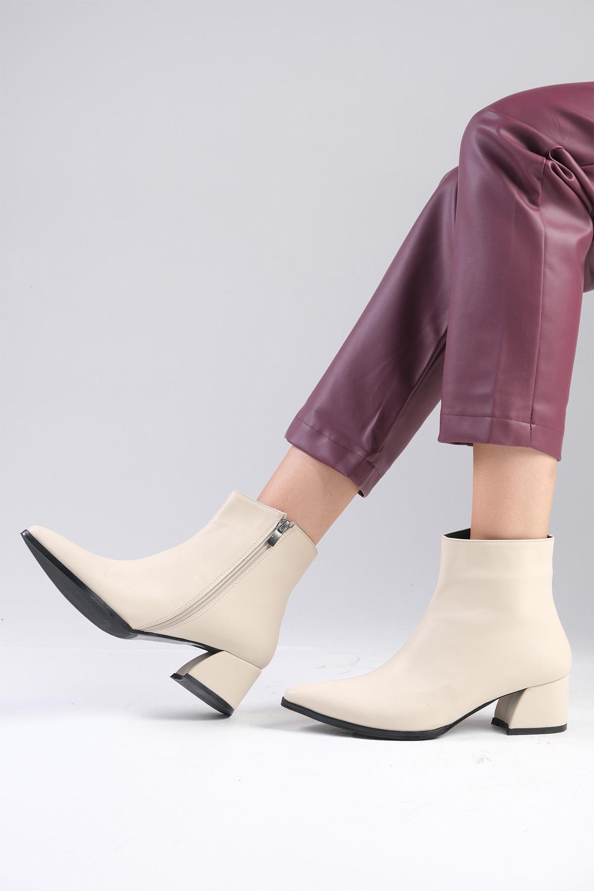 Erika Bej Renk Topuklu Bot-Kalın Topuk-Mio Gusto-01418BEC