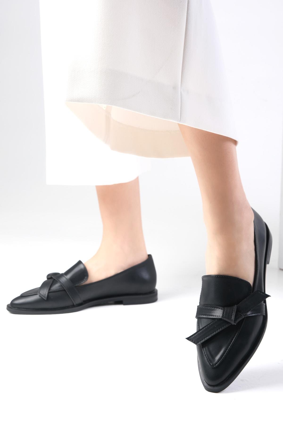 Ezra Siyah Fiyonklu Loafer Ayakkabı-DÜZ AYAKKABI-Mio Gusto-01389BLC