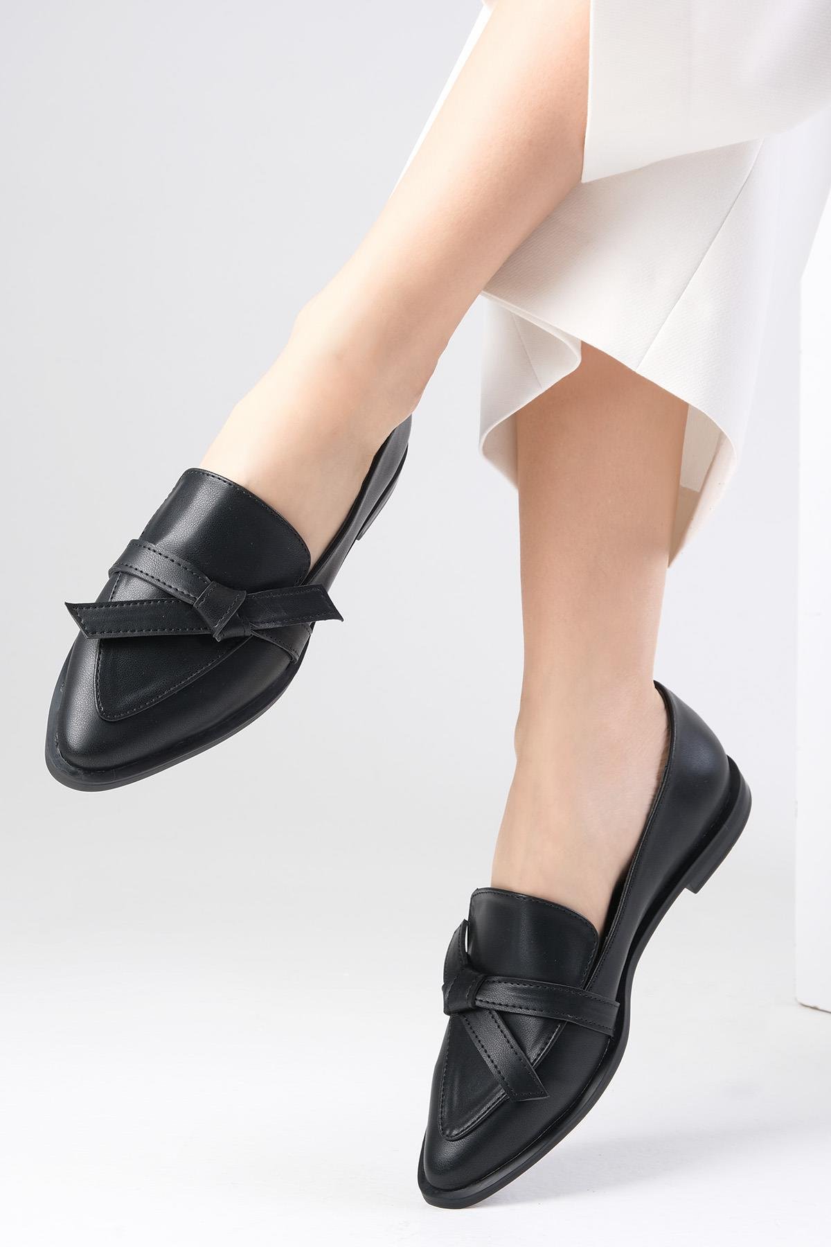 Ezra Siyah Fiyonklu Loafer Ayakkabı-DÜZ AYAKKABI-Mio Gusto-01389BLC