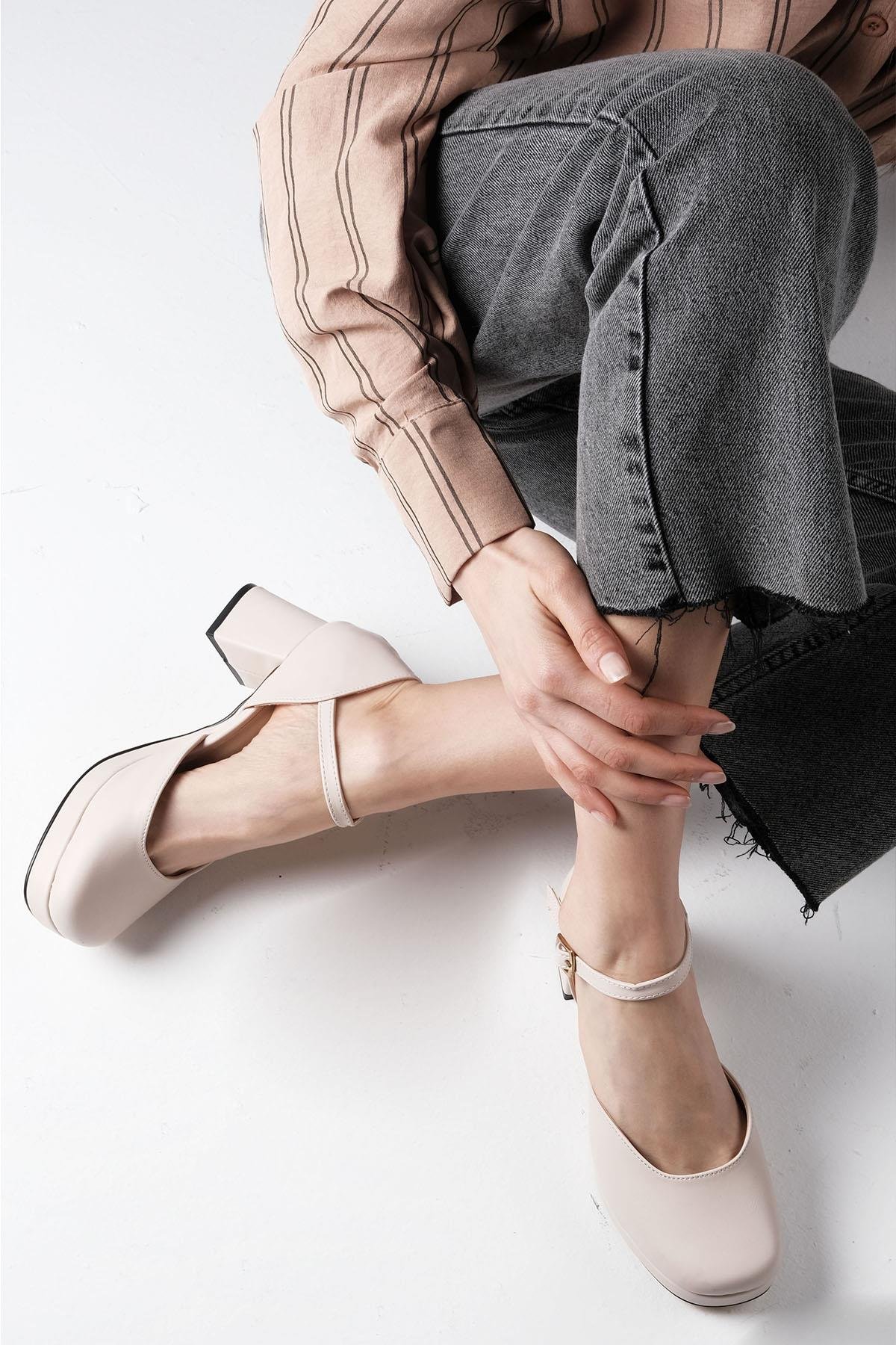 Franka Bej Renk Platformlu Topuklu Ayakkabı-Yüksek Topuklu-Mio Gusto-02245BEC