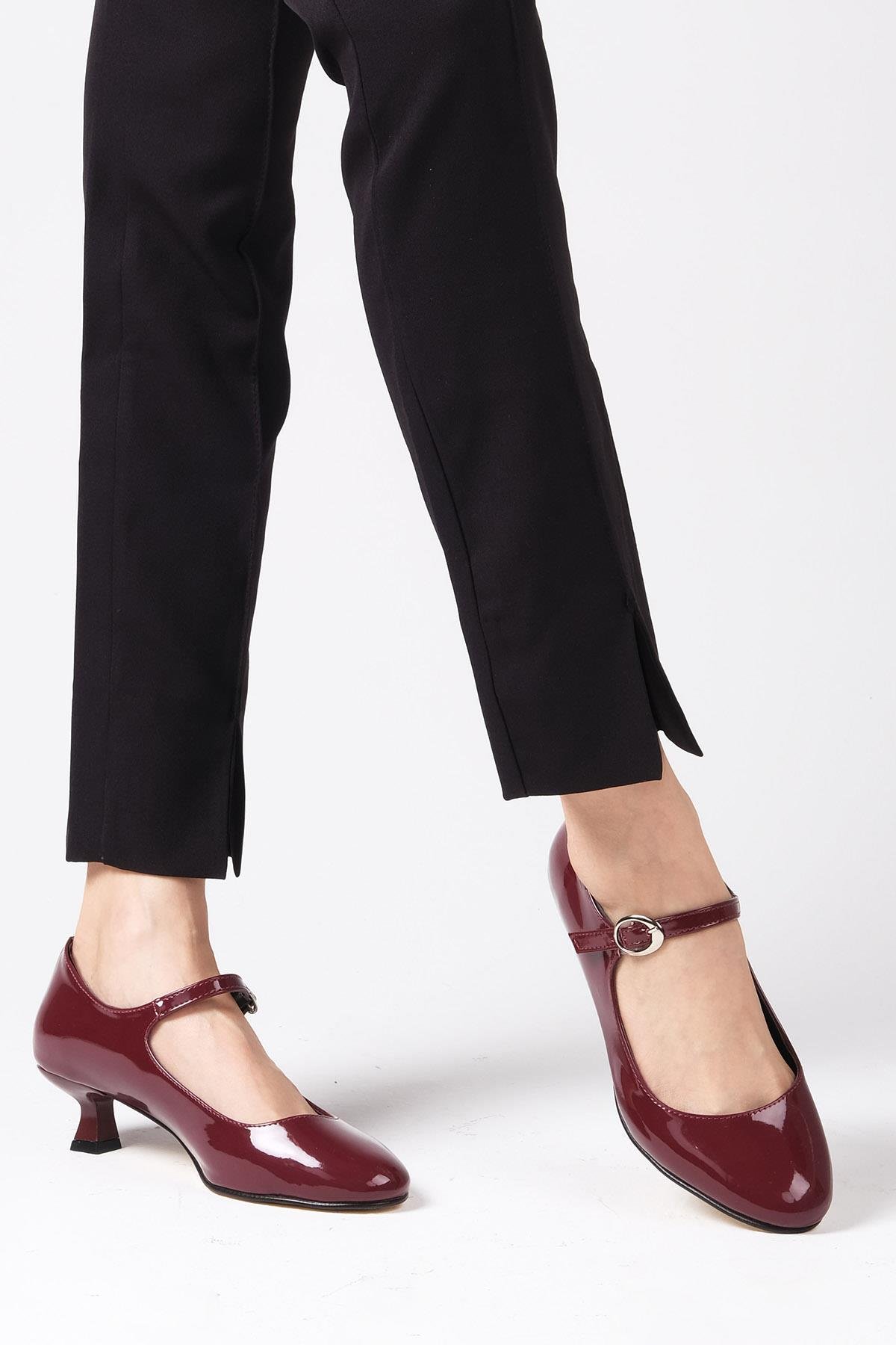 Gabriela Bordo Renk Kısa Topuklu Ayakkabı-Kısa Topuklu-Mio Gusto-02247WRR