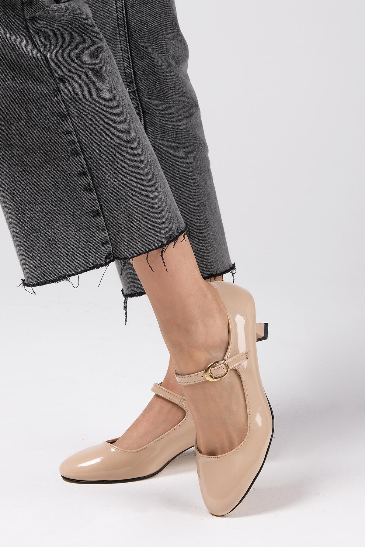 Gabriela Ten Rengi Kısa Topuklu Ayakkabı-Kısa Topuklu-Mio Gusto-02247NUR