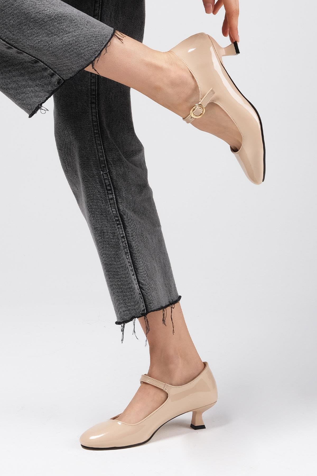 Gabriela Ten Rengi Kısa Topuklu Ayakkabı-Kısa Topuklu-Mio Gusto-02247NUR