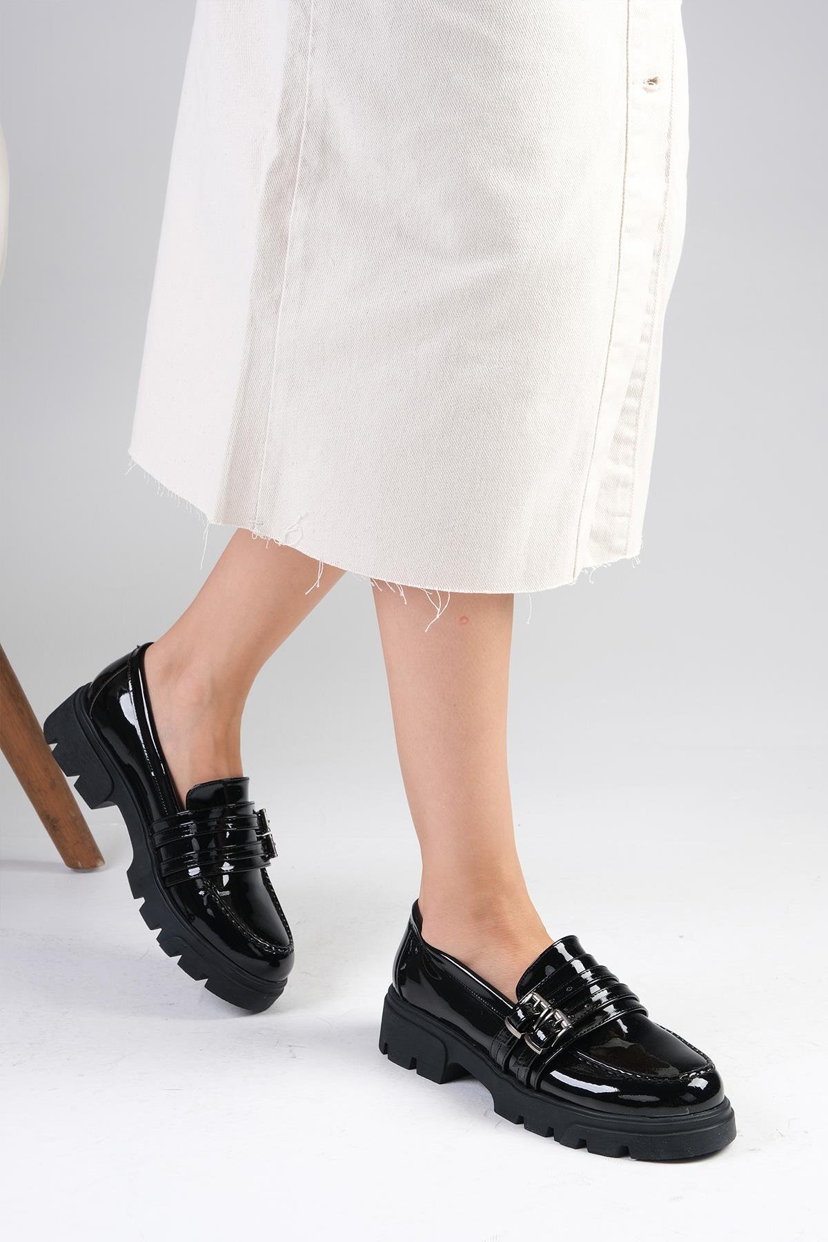 Gaby Siyah Renk Kalın Tabanlı Oxford Ayakkabı-DÜZ AYAKKABI-Mio Gusto-01509BLR