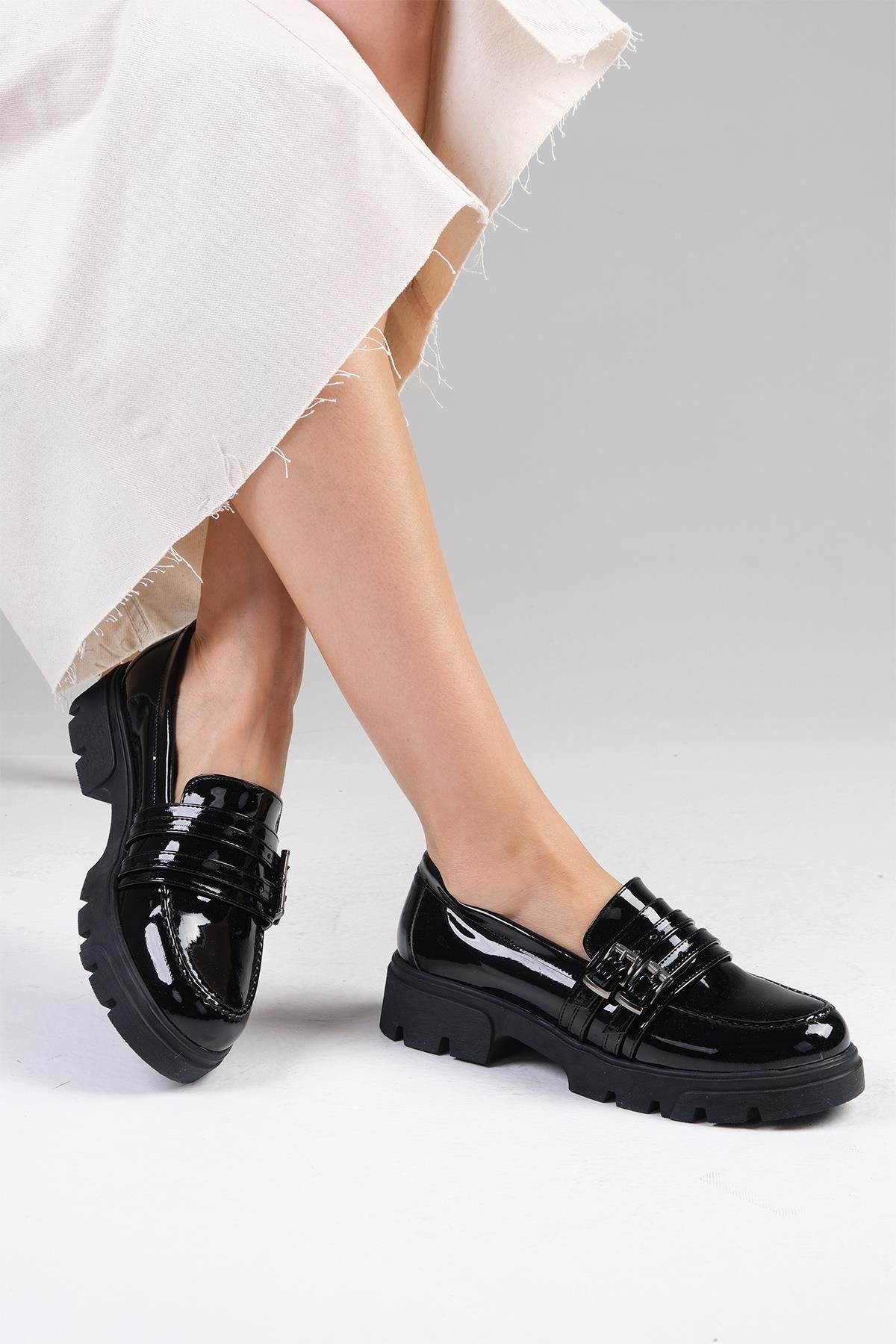 Gaby Siyah Renk Kalın Tabanlı Oxford Ayakkabı-DÜZ AYAKKABI-Mio Gusto-01509BLR