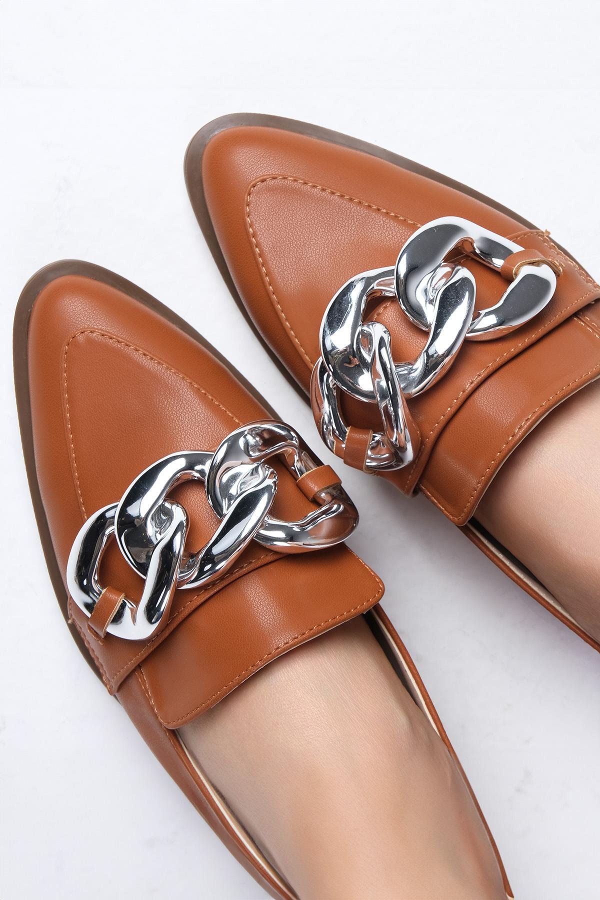 Gianna Taba Zincirli Loafer-DÜZ AYAKKABI-Mio Gusto-01384TAC