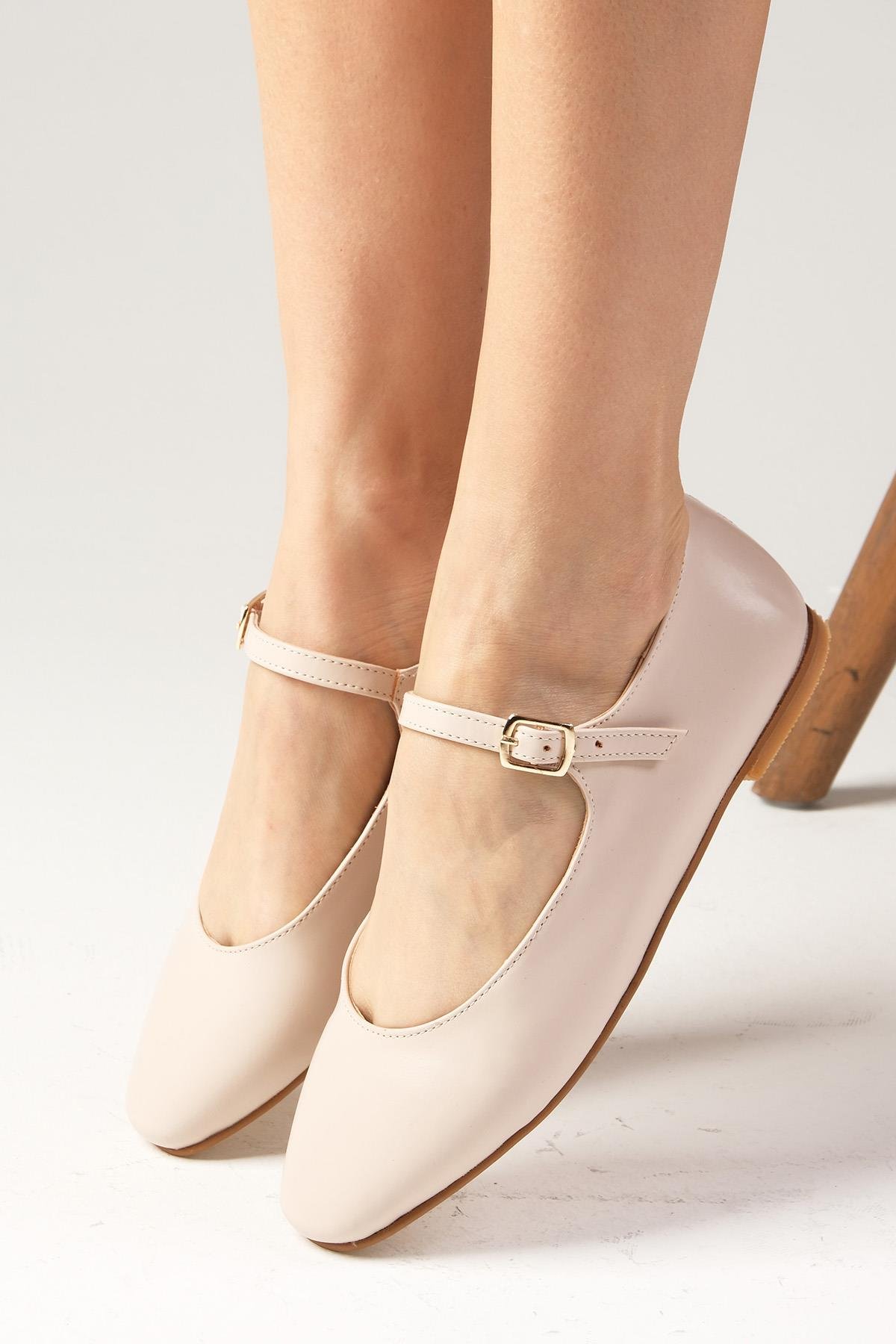 Gillian Bej Renk Küt Burunlu Babet-Flats-Mio Gusto-02279BEC