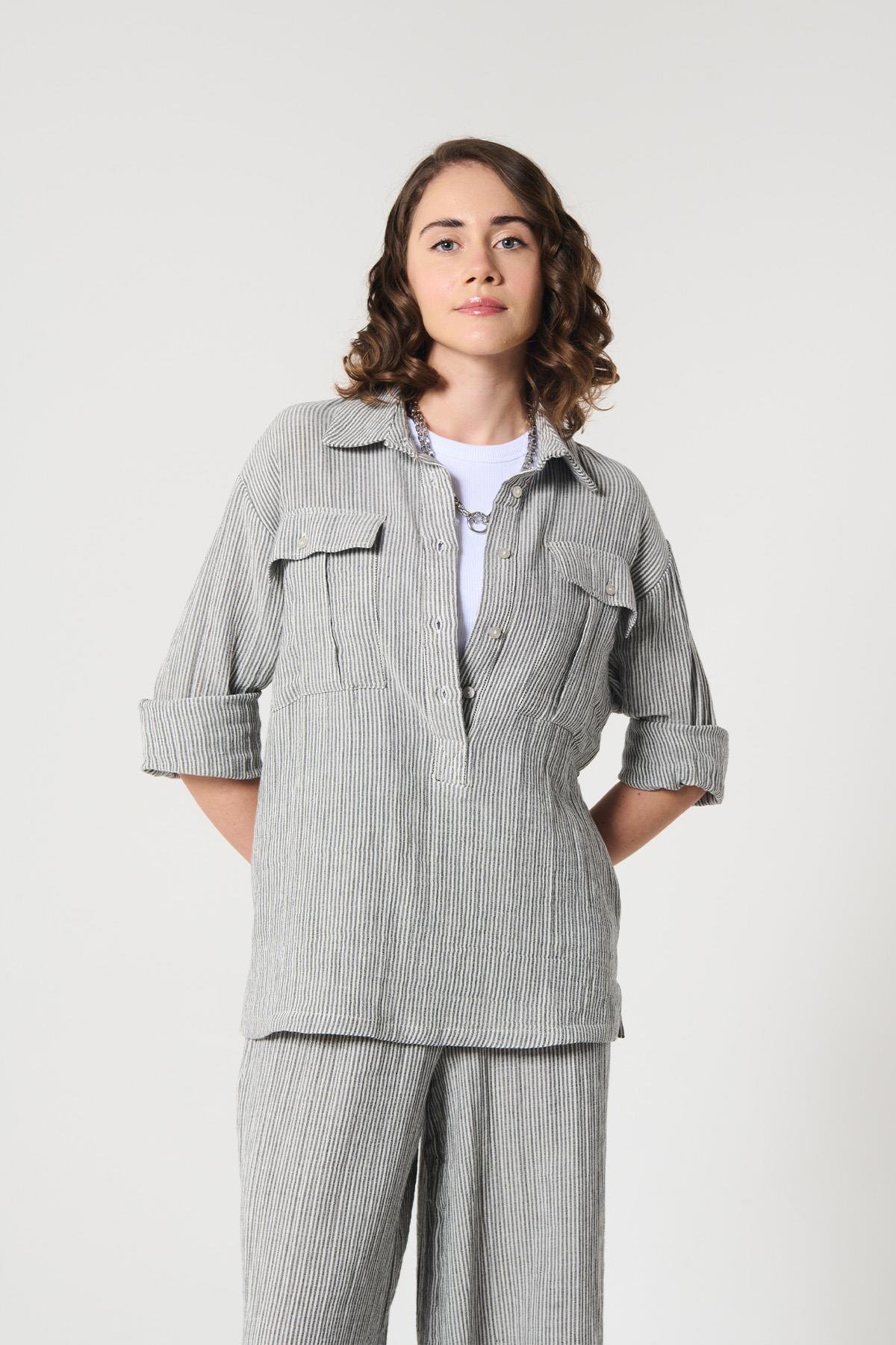 Gri Renk %100 Pamuk Çizgili Salaş Gömlek