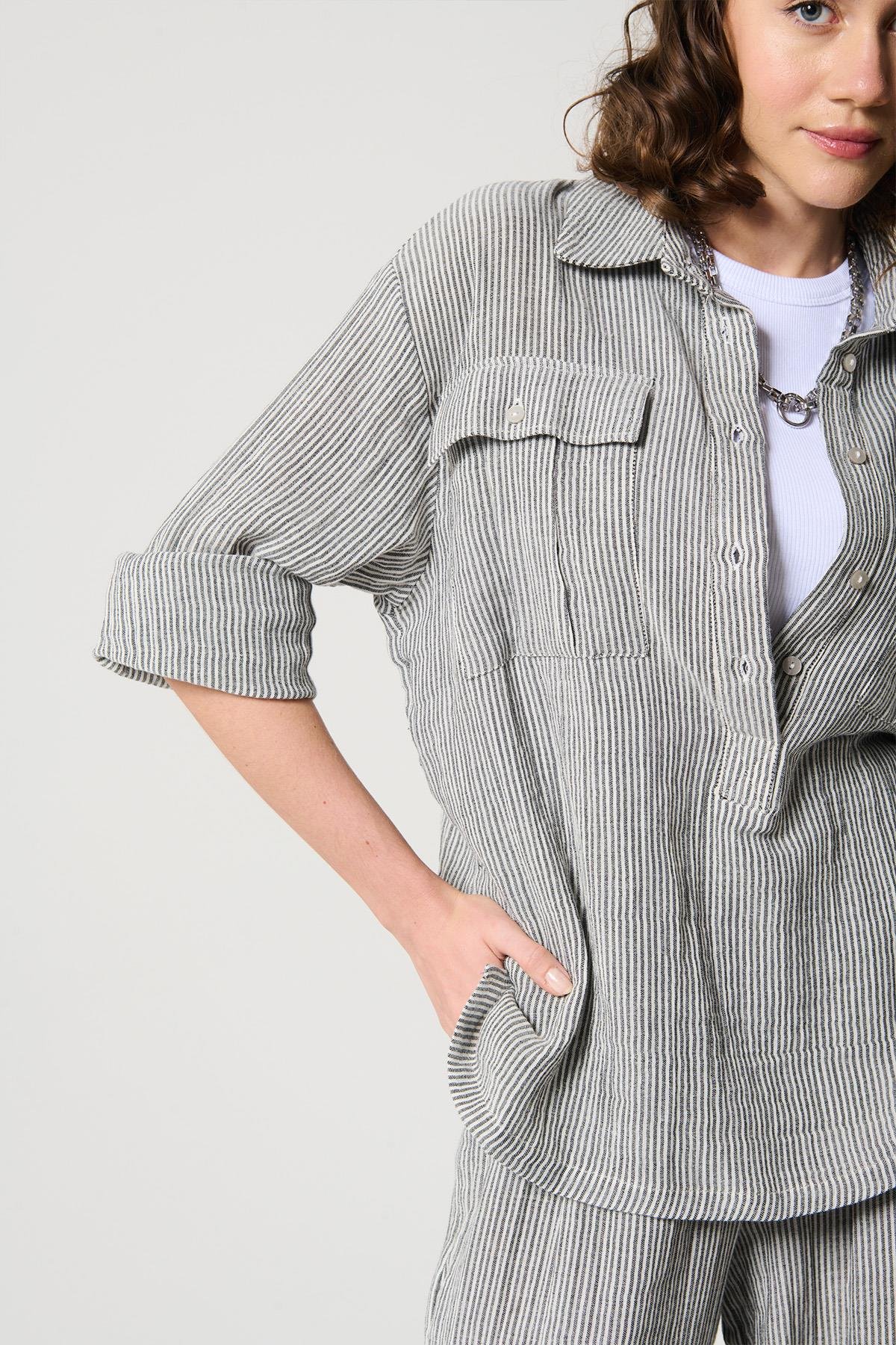 Gri Renk %100 Pamuk Çizgili Salaş Gömlek