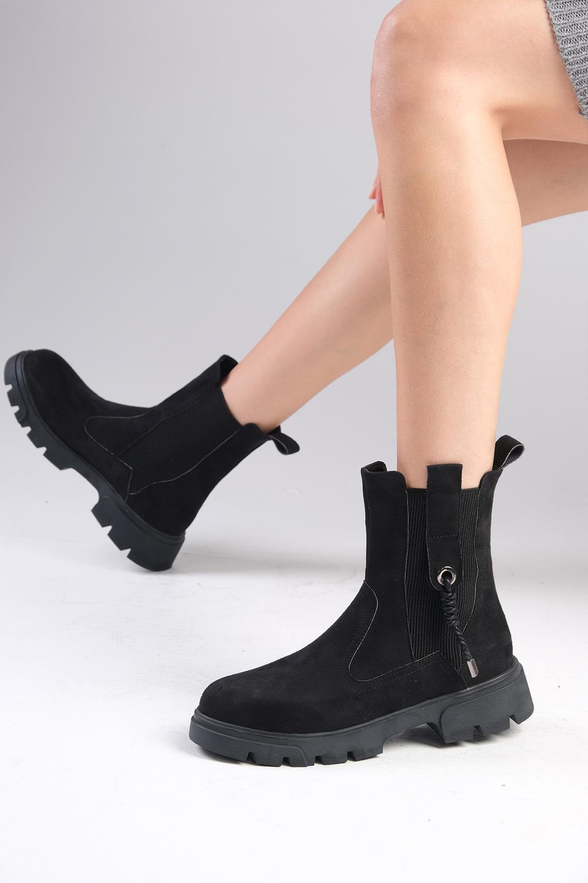 Hera Siyah Renk Postal Bot-Kalın Topuk-Mio Gusto-01501BLS