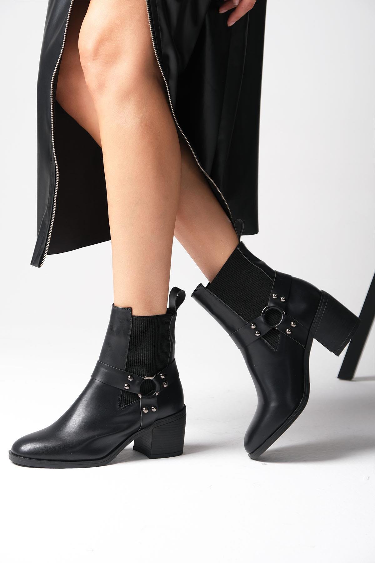 Jeanne Tokalı Siyah Renk Lastikli Bot-Kalın Topuk-Mio Gusto-01569BLC