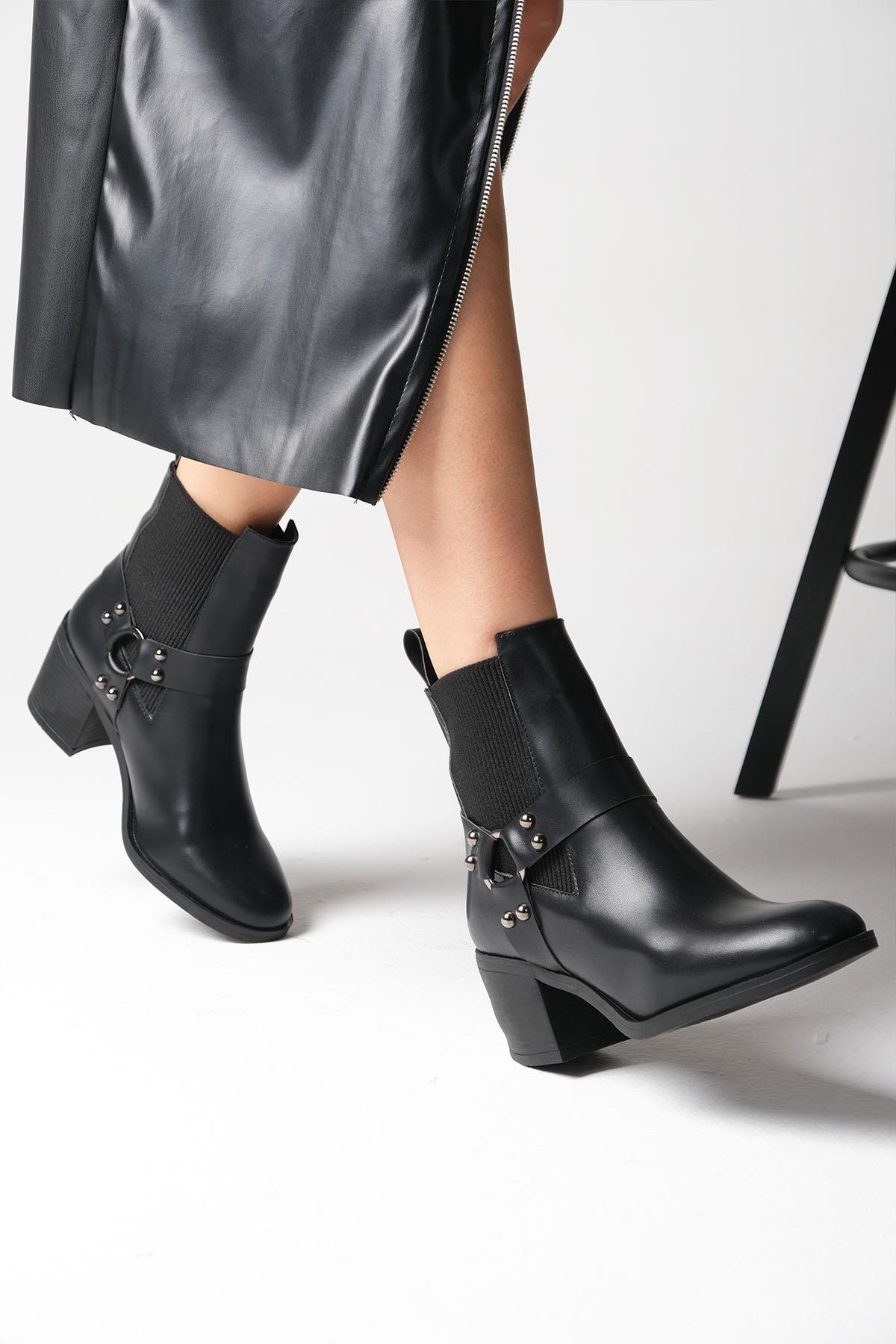 Jeanne Tokalı Siyah Renk Lastikli Bot-Kalın Topuk-Mio Gusto-01569BLC