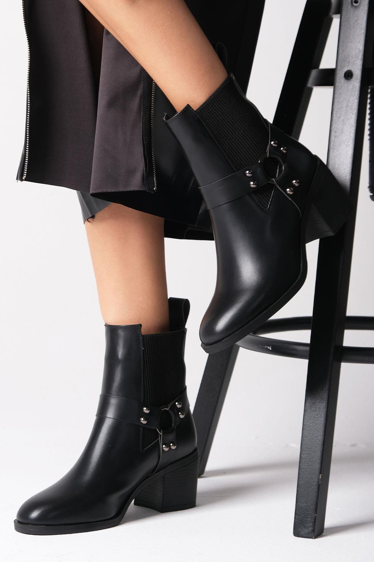 Jeanne Tokalı Siyah Renk Lastikli Bot-Kalın Topuk-Mio Gusto-01569BLC