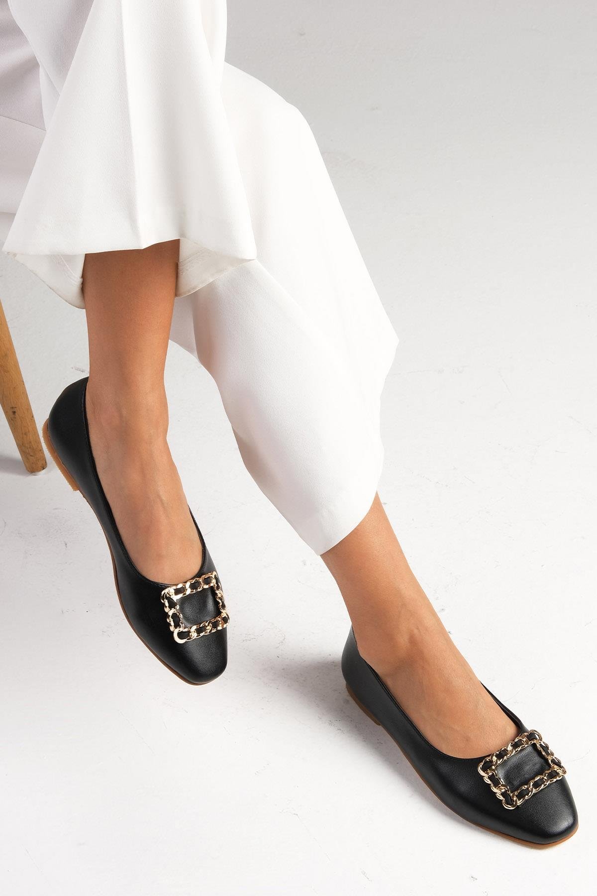 Jenny Siyah Renk Metal Tokalı Babet-BABET-Mio Gusto-02280BLC