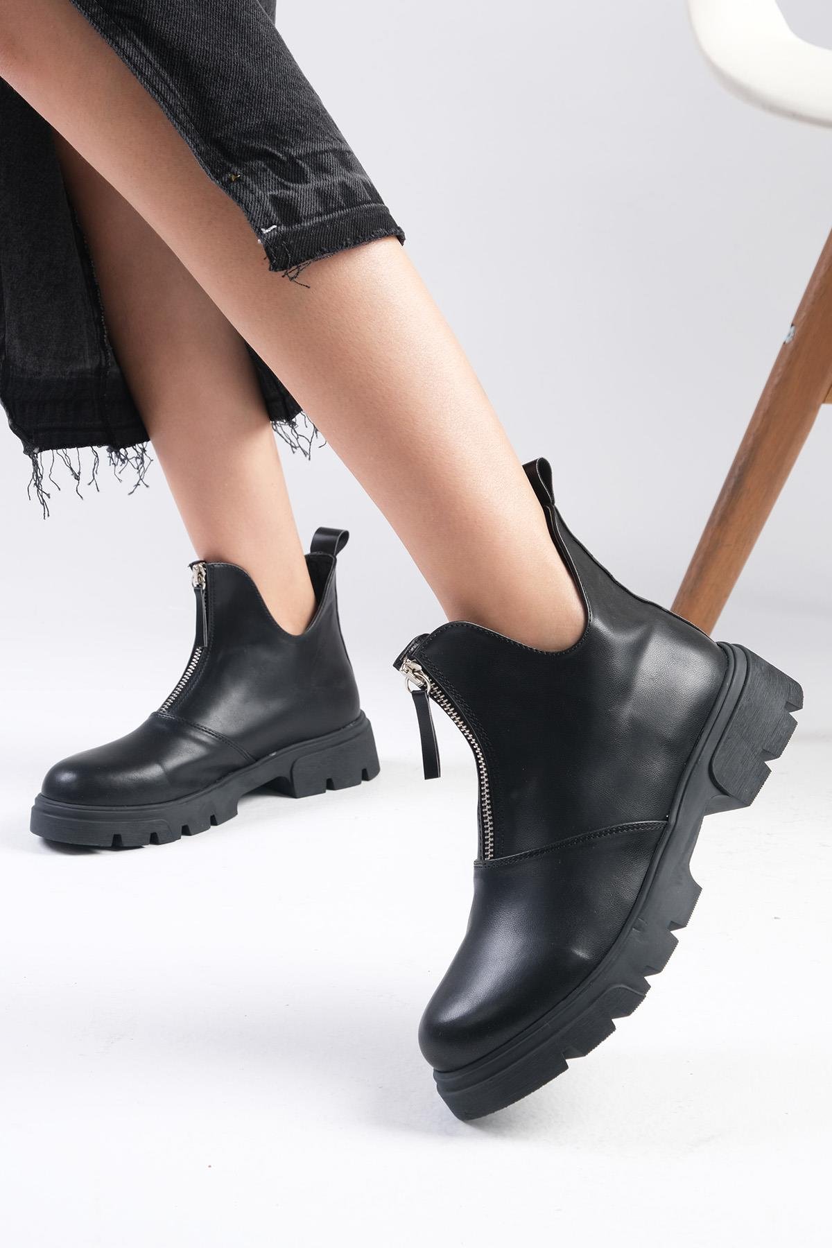 Jill Siyah Renk Kalın Tabanlı Bot-Kalın Topuk-Mio Gusto-01499BLC