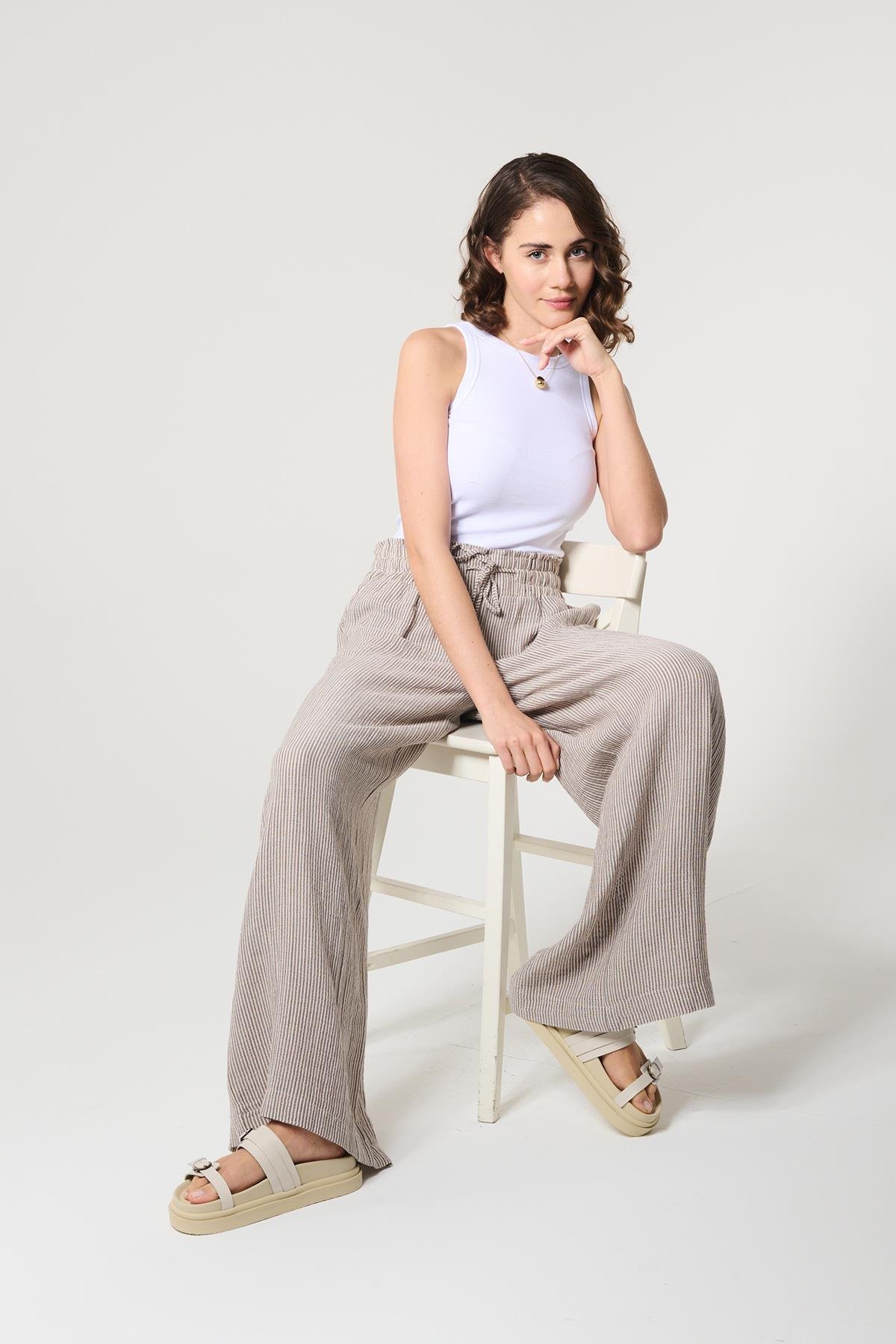 Gri Renk Çizgili %100 Pamuklu Pantolon