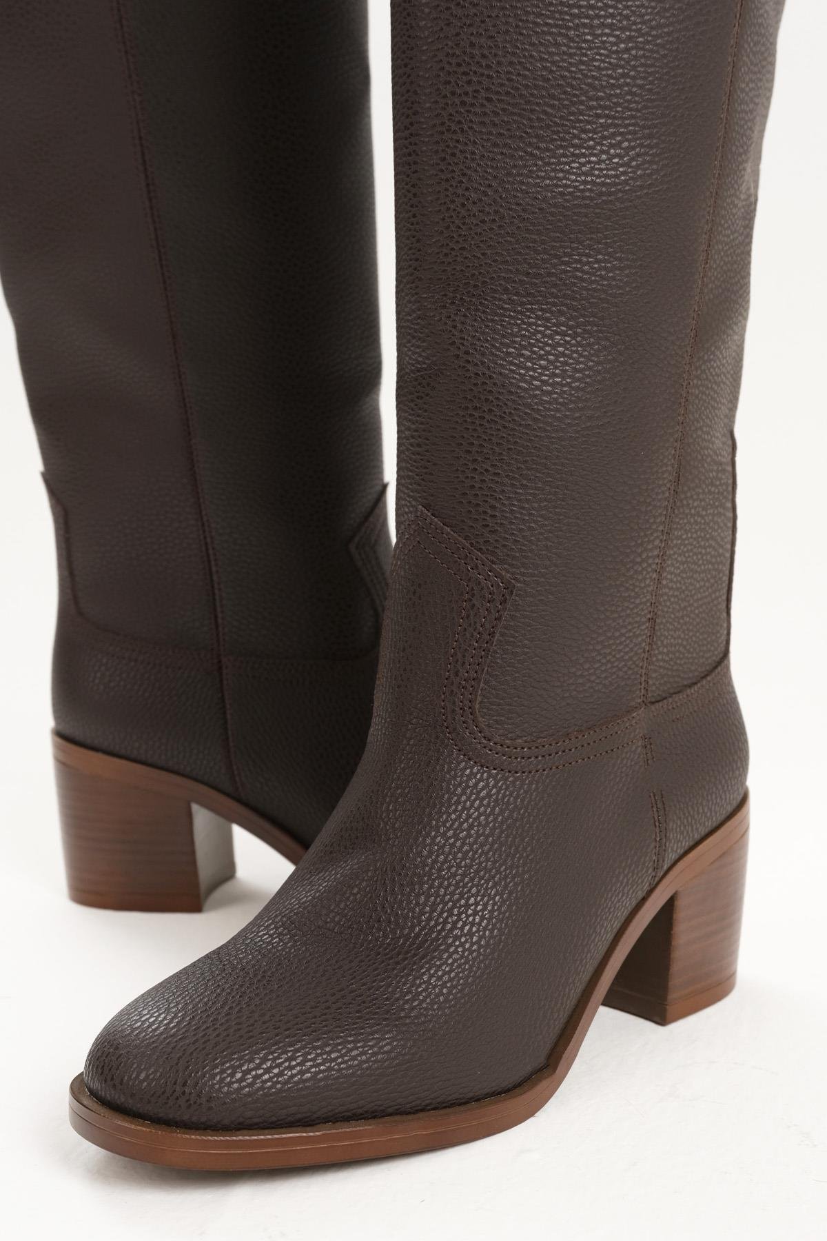 Kadın Siyah Çizme & Bot – 2’si 1 Arada Dönüşebilir Tasarım