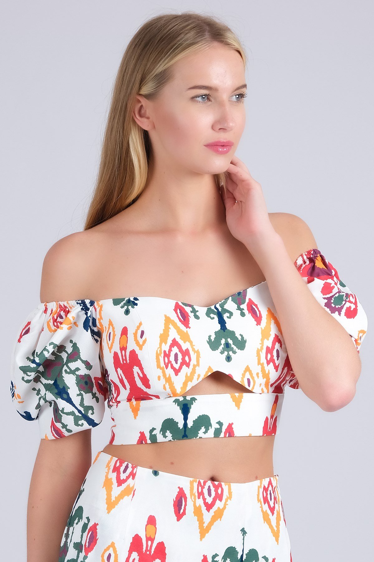 Kırmızı Renk Desenli Balon Kol Kadın Bluz-Atlet-Bluz-Mio Gusto-G0018REK