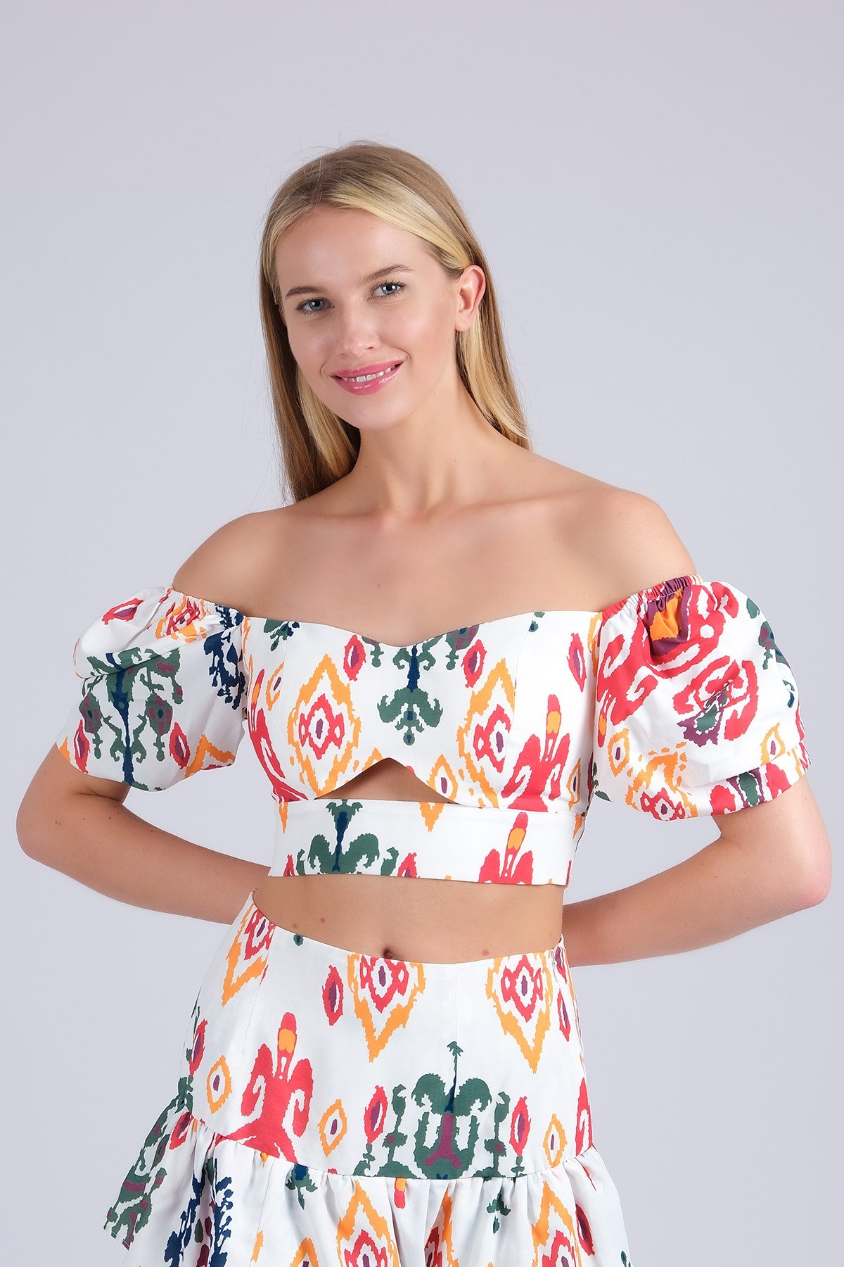 Kırmızı Renk Desenli Balon Kol Kadın Bluz-Atlet-Bluz-Mio Gusto-G0018REK