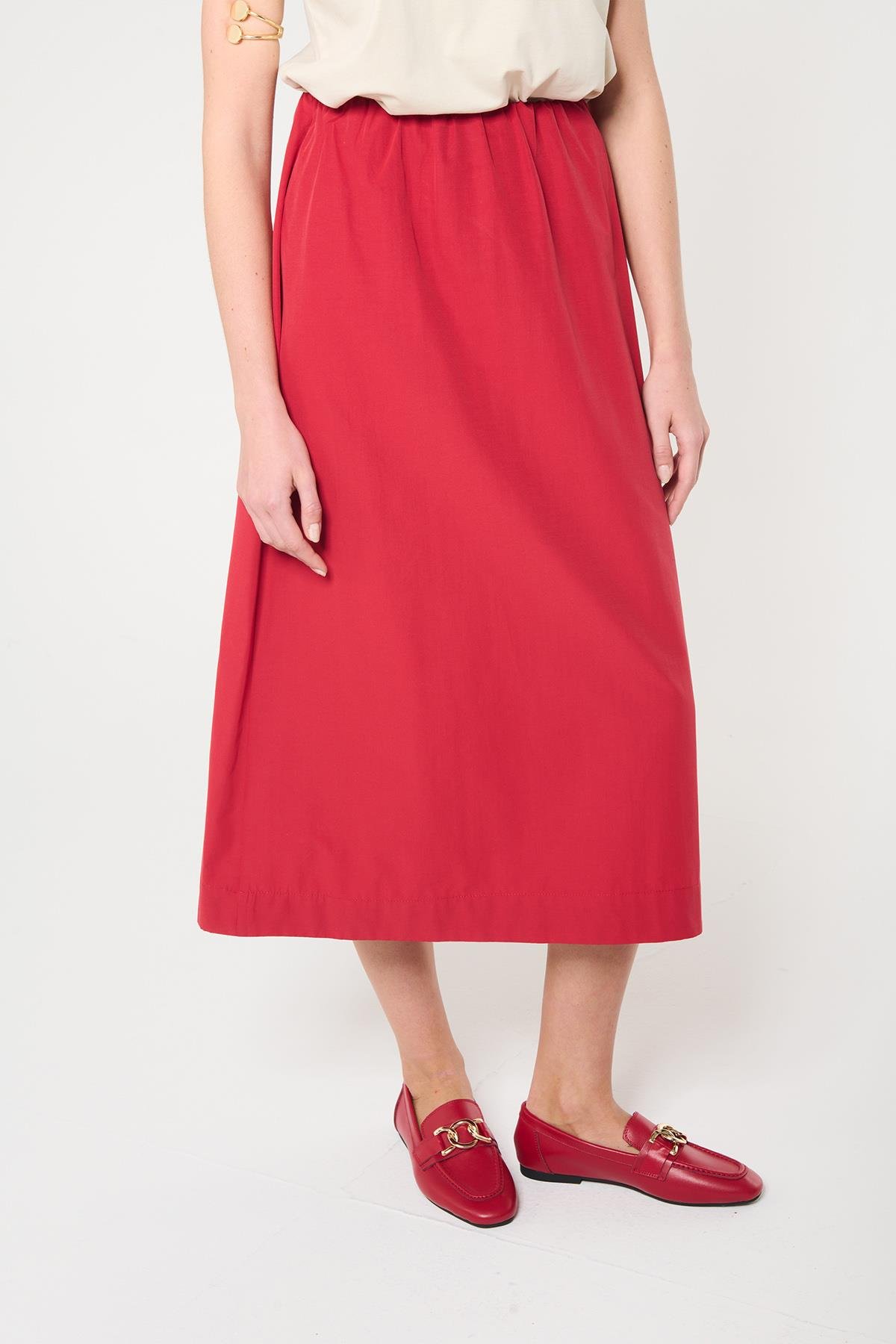 Kırmızı Renk Kalem Formlu Uzun Etek