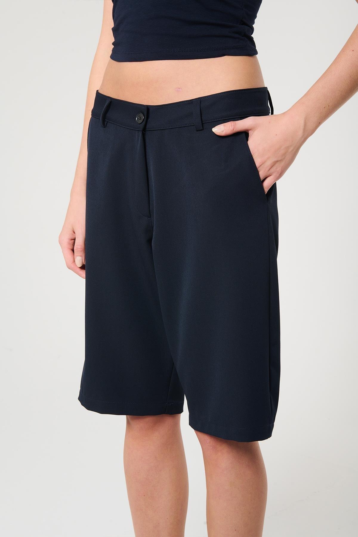 Lacivert Renk Kadın Bermuda Şort