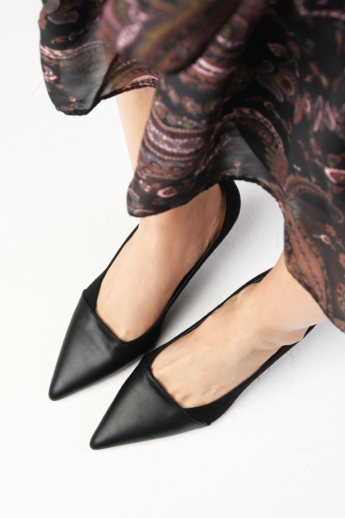 Lina Siyah Renk Süet Topuklu Ayakkabı-Yüksek Topuklu-Mio Gusto-01430BLS