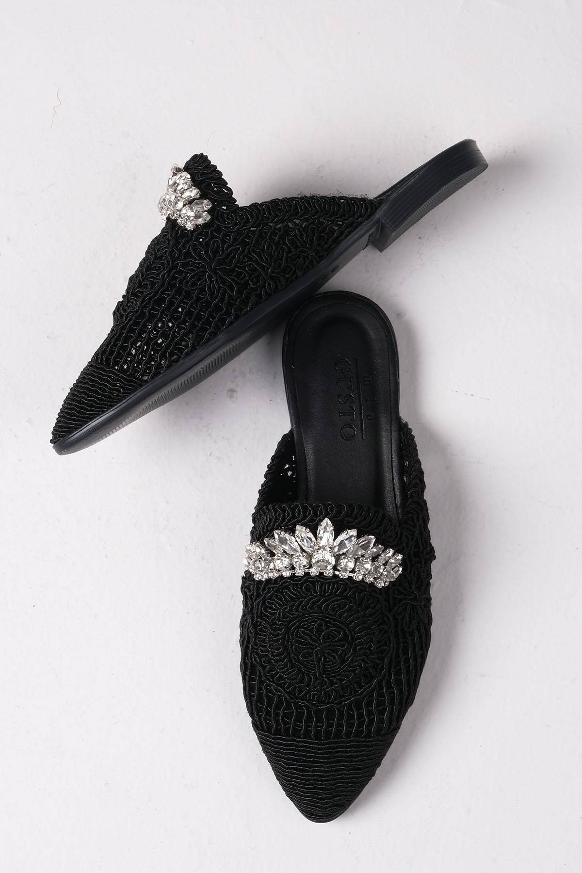 Lisette Siyah Renk Örgü Terlik-TERLİK-Mio Gusto-05616BLK