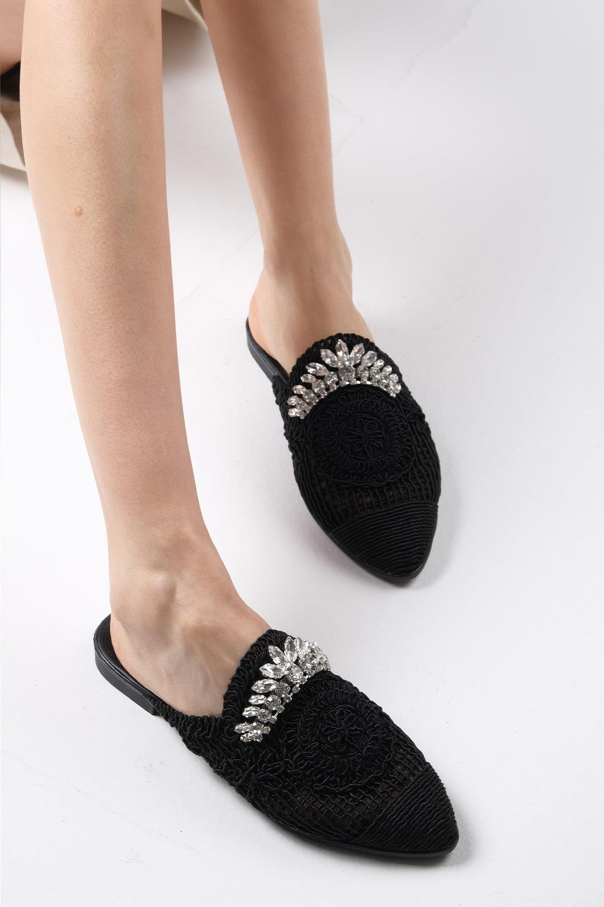 Lisette Siyah Renk Örgü Terlik-TERLİK-Mio Gusto-05616BLK