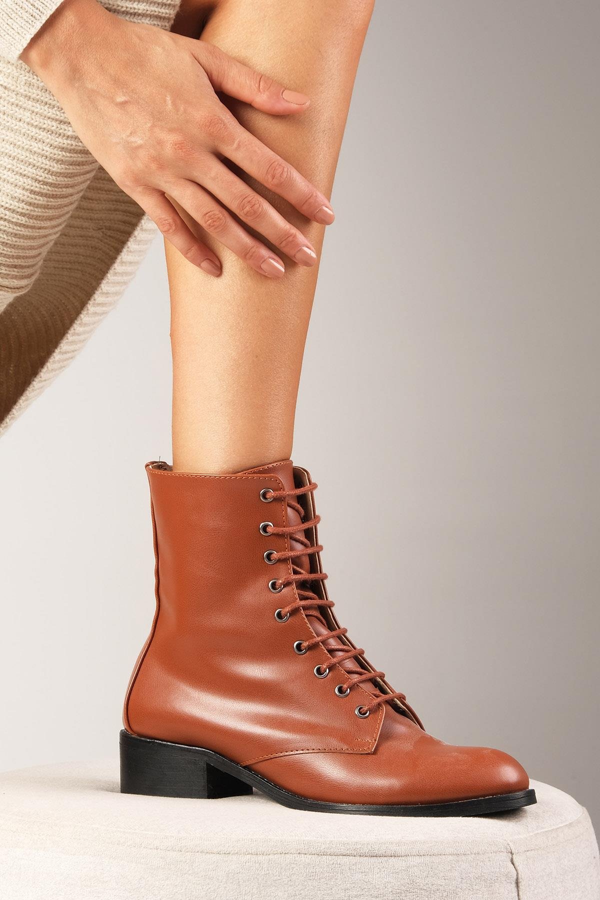 Lori Taba Renk Bağcıklı Bot-Kalın Topuk-Mio Gusto-02196TAC