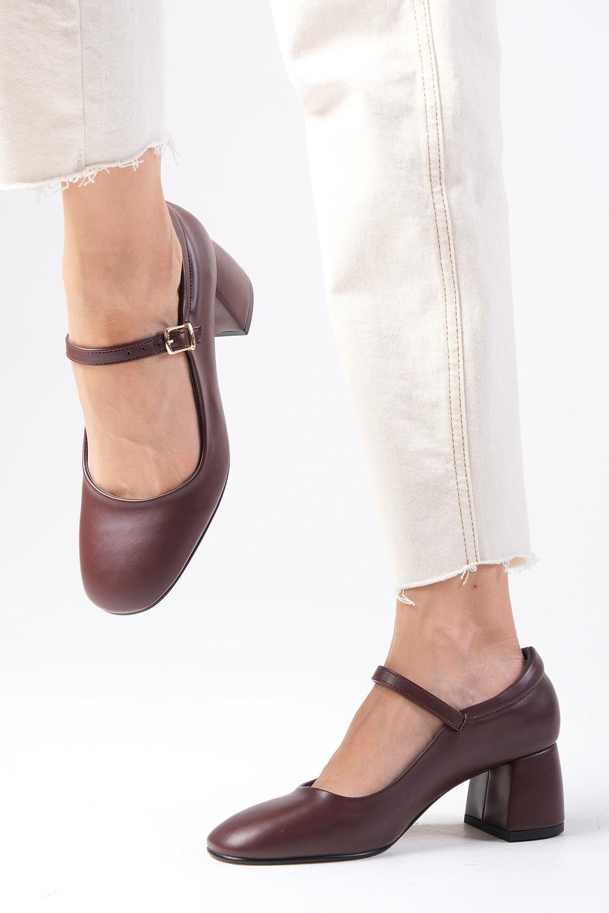 Mallory Bordo Renk Yuvarlak Burunlu Topuklu Ayakkabı-Yüksek Topuklu-Mio Gusto-01570WRC