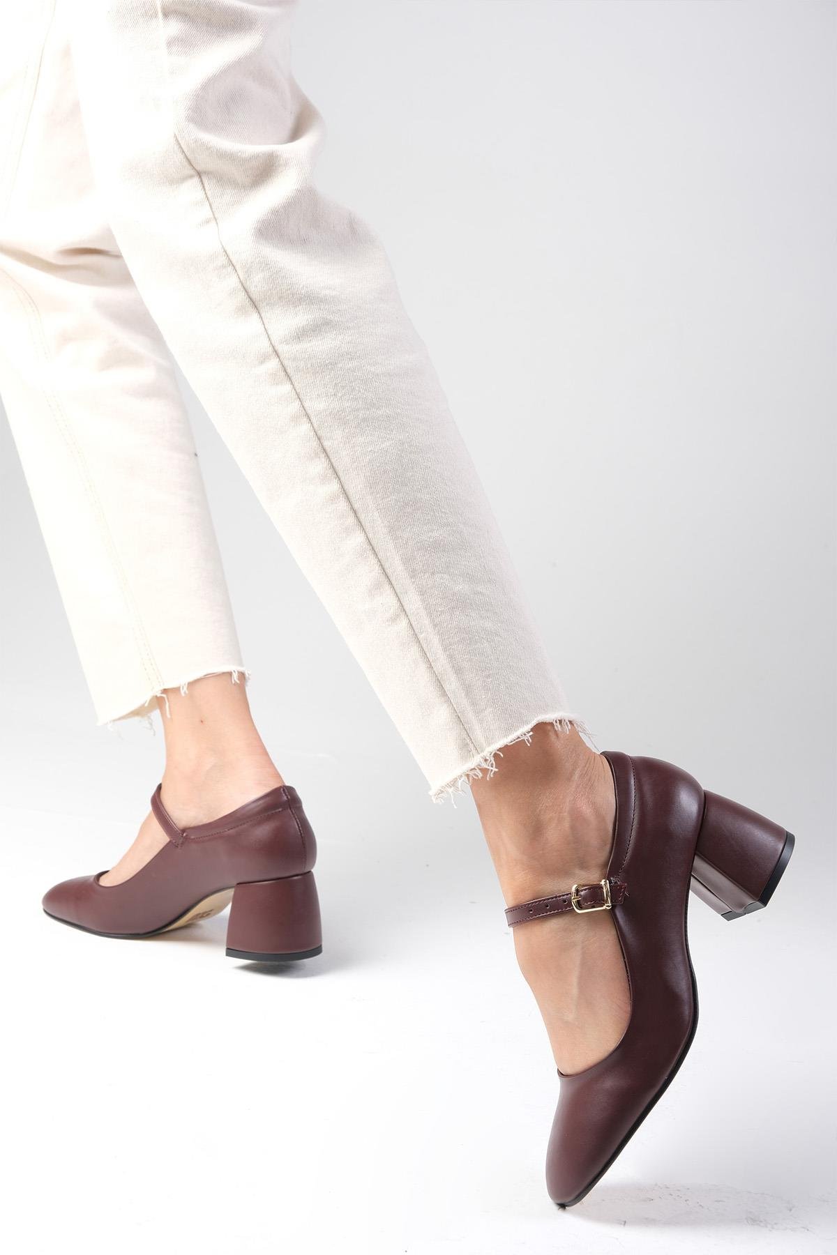 Mallory Bordo Renk Yuvarlak Burunlu Topuklu Ayakkabı-Yüksek Topuklu-Mio Gusto-01570WRC