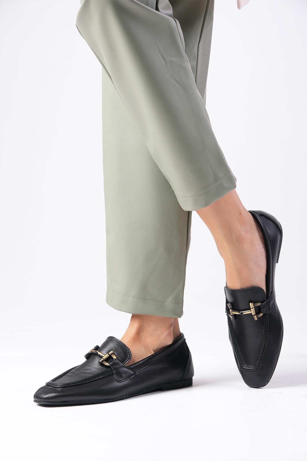 Manon Hakiki Deri Siyah Renk Loafer-DÜZ AYAKKABI-Mio Gusto-01555BLC