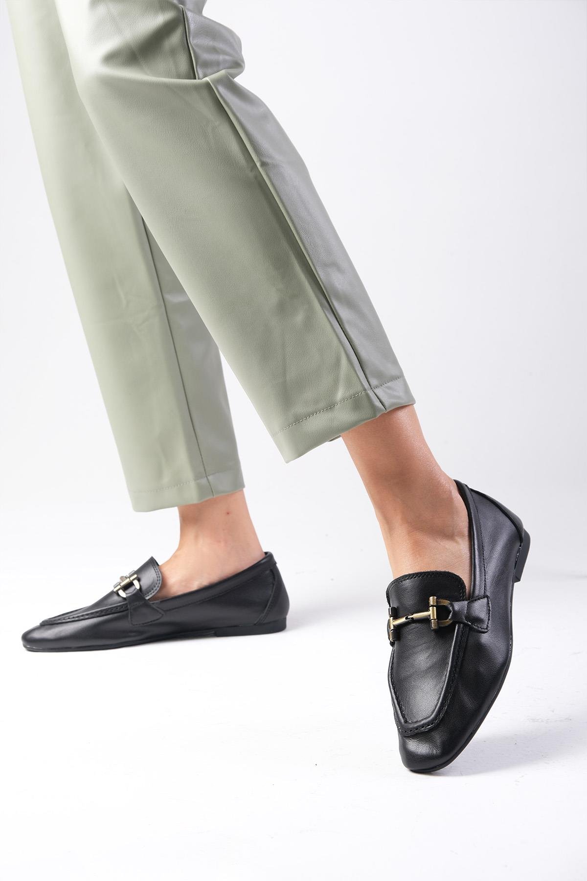 Manon Hakiki Deri Siyah Renk Loafer-DÜZ AYAKKABI-Mio Gusto-01555BLC