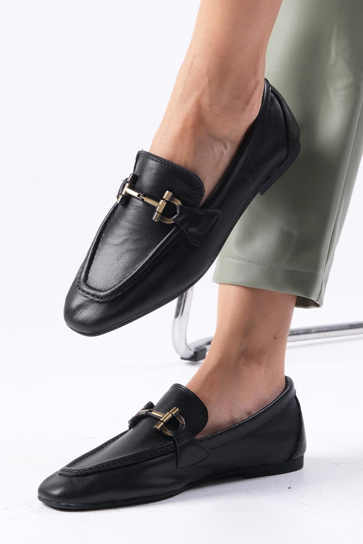 Manon Hakiki Deri Siyah Renk Loafer-DÜZ AYAKKABI-Mio Gusto-01555BLC