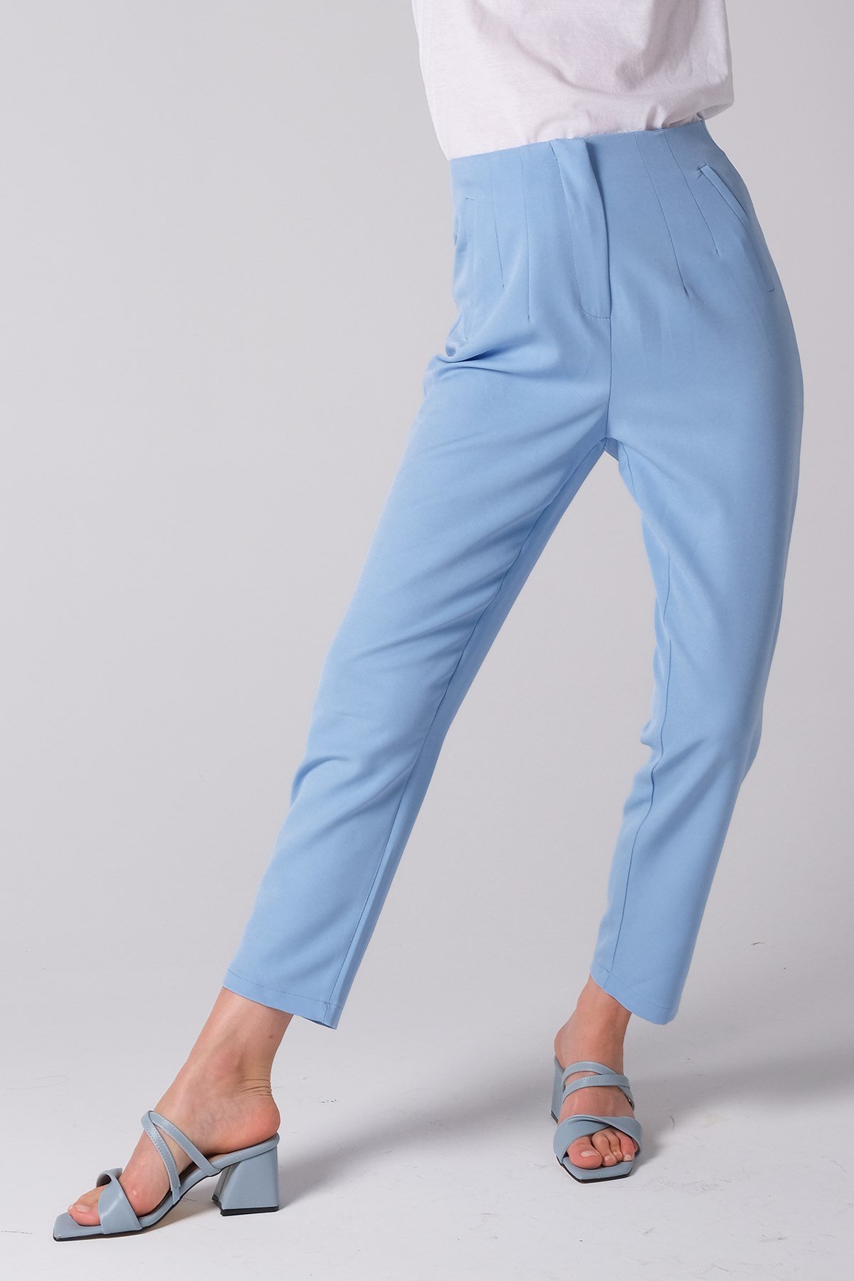 Mavi Renk Düz Paça Kumaş Pantalon-Pantolon-Mio Gusto-G0027BUK