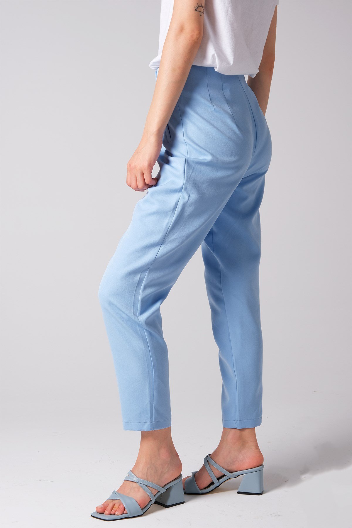 Mavi Renk Düz Paça Kumaş Pantalon-Pantolon-Mio Gusto-G0027BUK