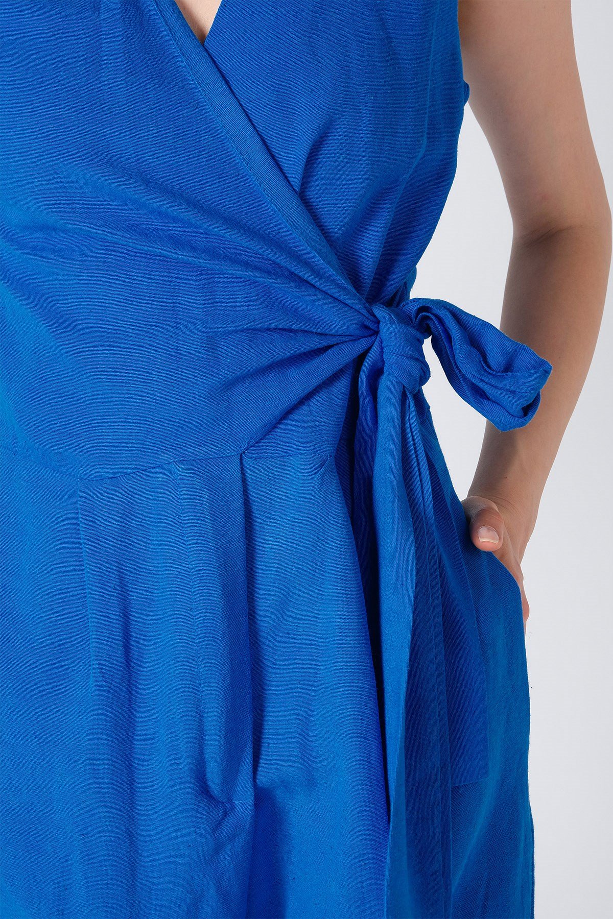 Mavi Sıfır Kol Kruveze Cepli Kadın Tulum-Tulum-Mio Gusto-G0026BUK