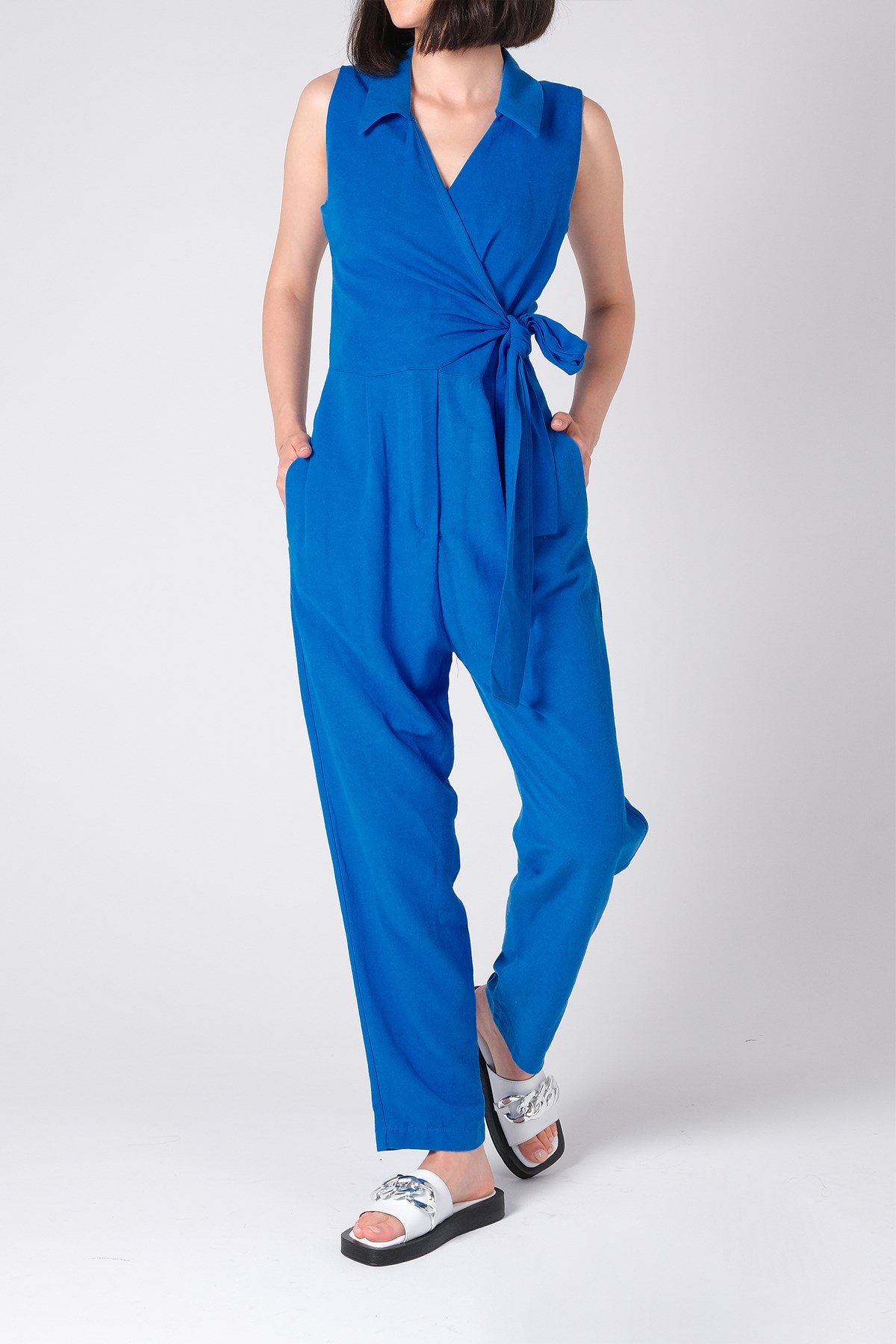 Mavi Sıfır Kol Kruveze Cepli Kadın Tulum-Tulum-Mio Gusto-G0026BUK