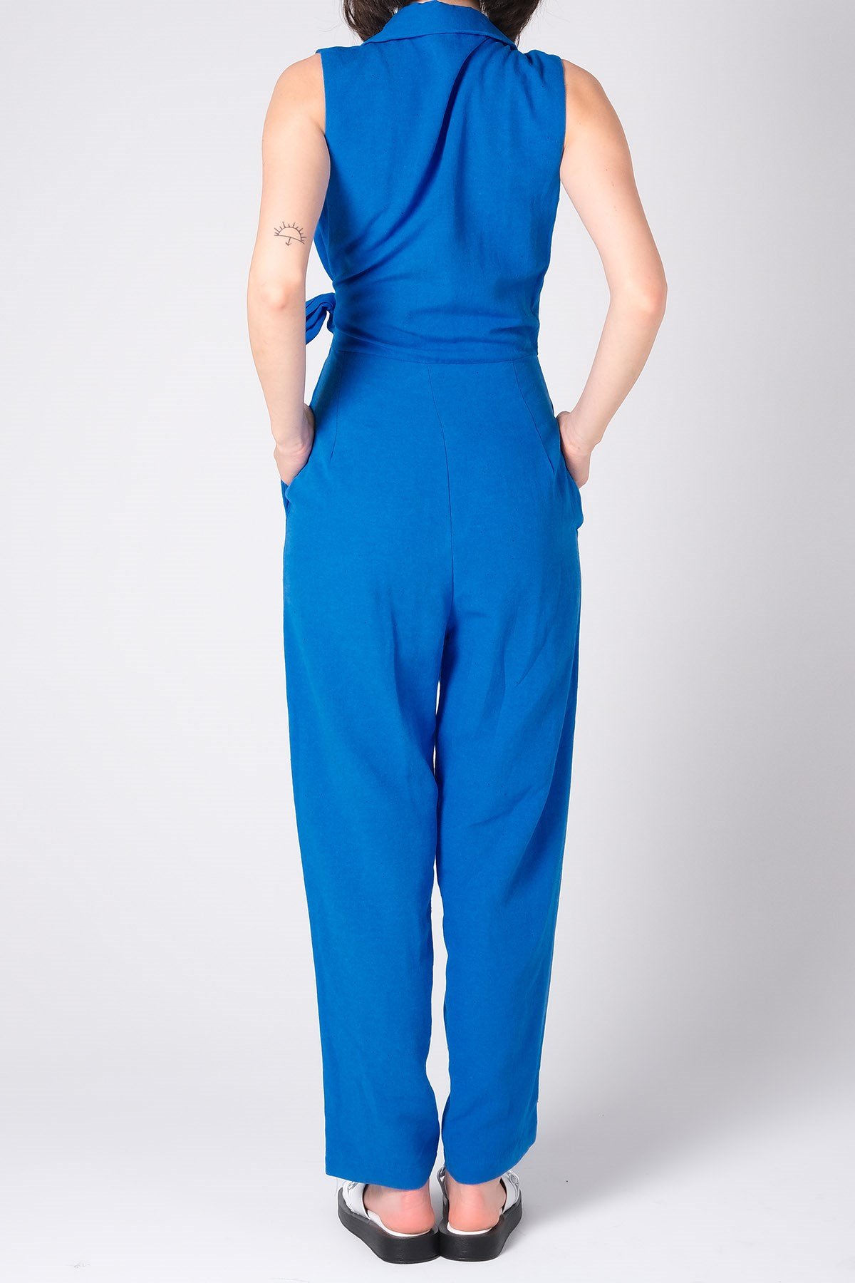 Mavi Sıfır Kol Kruveze Cepli Kadın Tulum-Tulum-Mio Gusto-G0026BUK