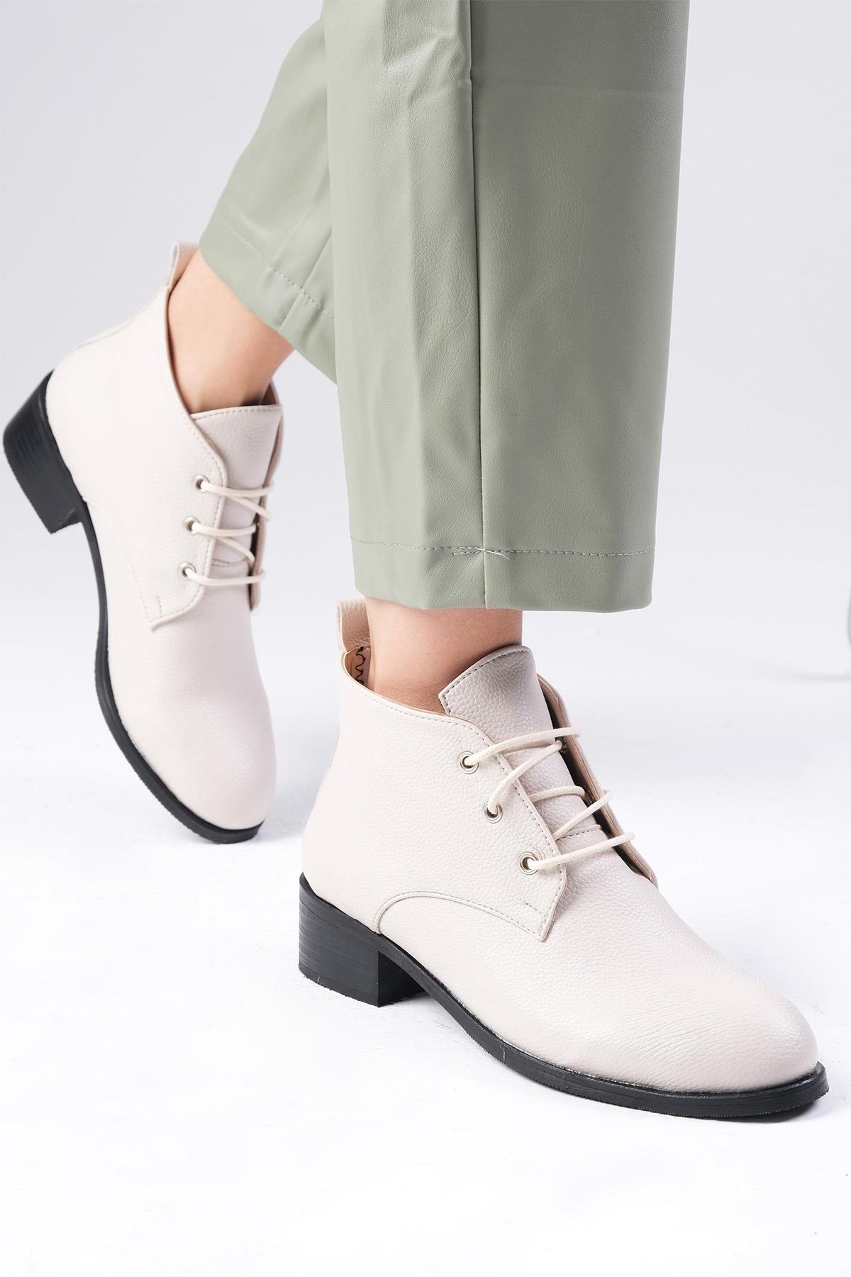 Meera Bej Renk Bağcıklı Düz Bot-Topuksuz-Mio Gusto-02317BEC