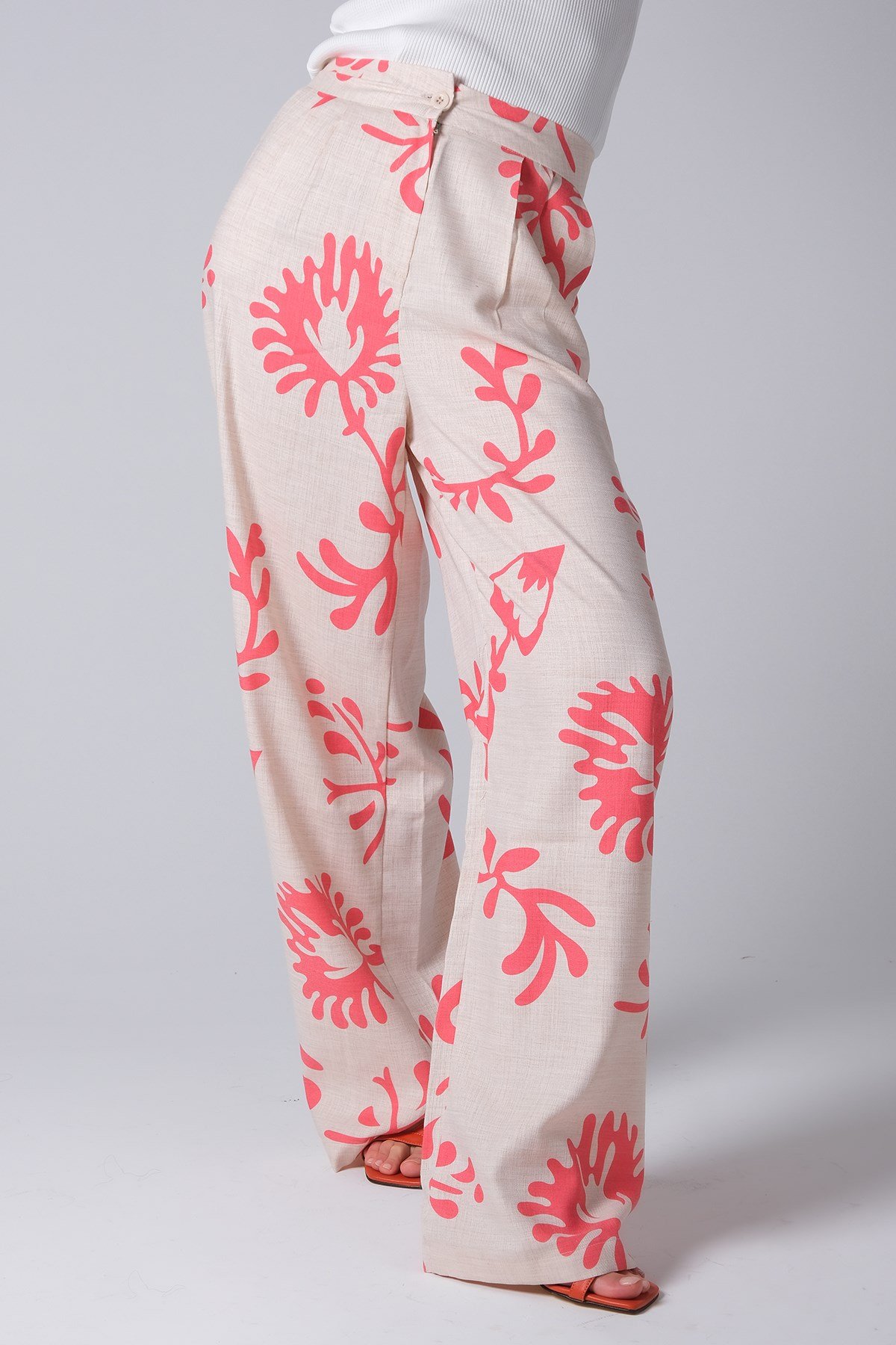 Mercan Rengi Kadın Bol Paça Pantalon-Pantolon-Mio Gusto-G0025PIK