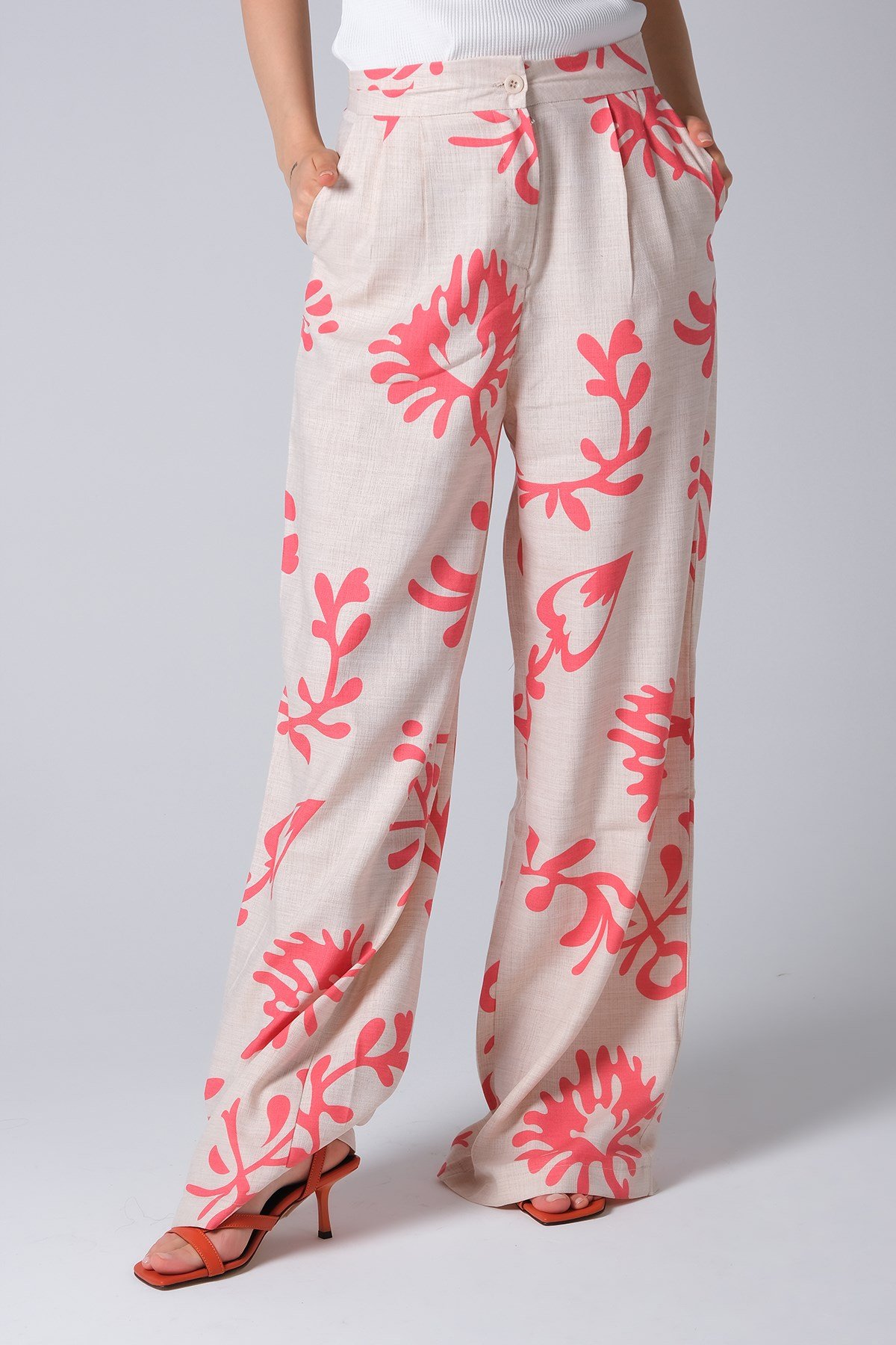 Mercan Rengi Kadın Bol Paça Pantalon-Pantolon-Mio Gusto-G0025PIK