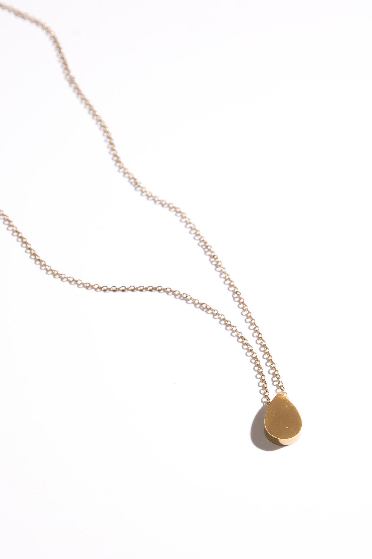 Mio Gusto Altın Renk Su Damlası Kadın Kolye Modelleri