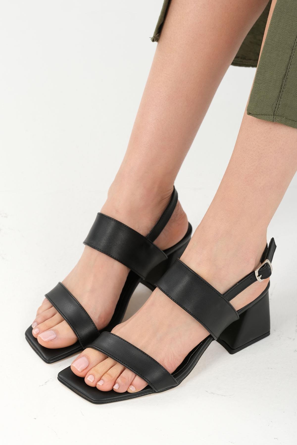 Mio Gusto Astrid Siyah Renk Çift Bantlı Topuklu Kadın Sandalet Modelleri