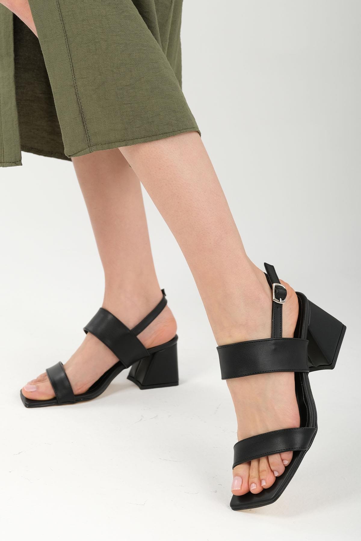 Mio Gusto Astrid Siyah Renk Çift Bantlı Topuklu Kadın Sandalet Modelleri