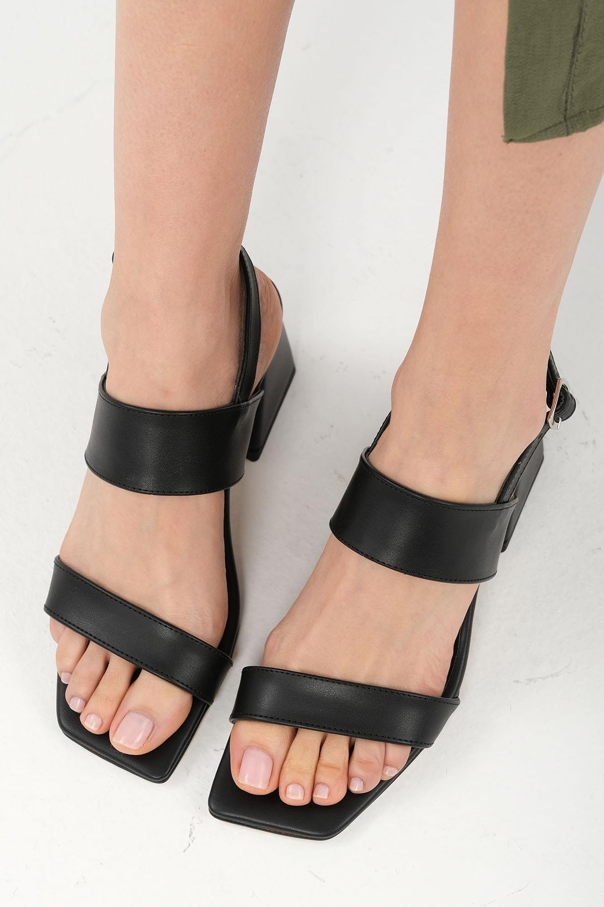 Mio Gusto Astrid Siyah Renk Çift Bantlı Topuklu Kadın Sandalet Modelleri